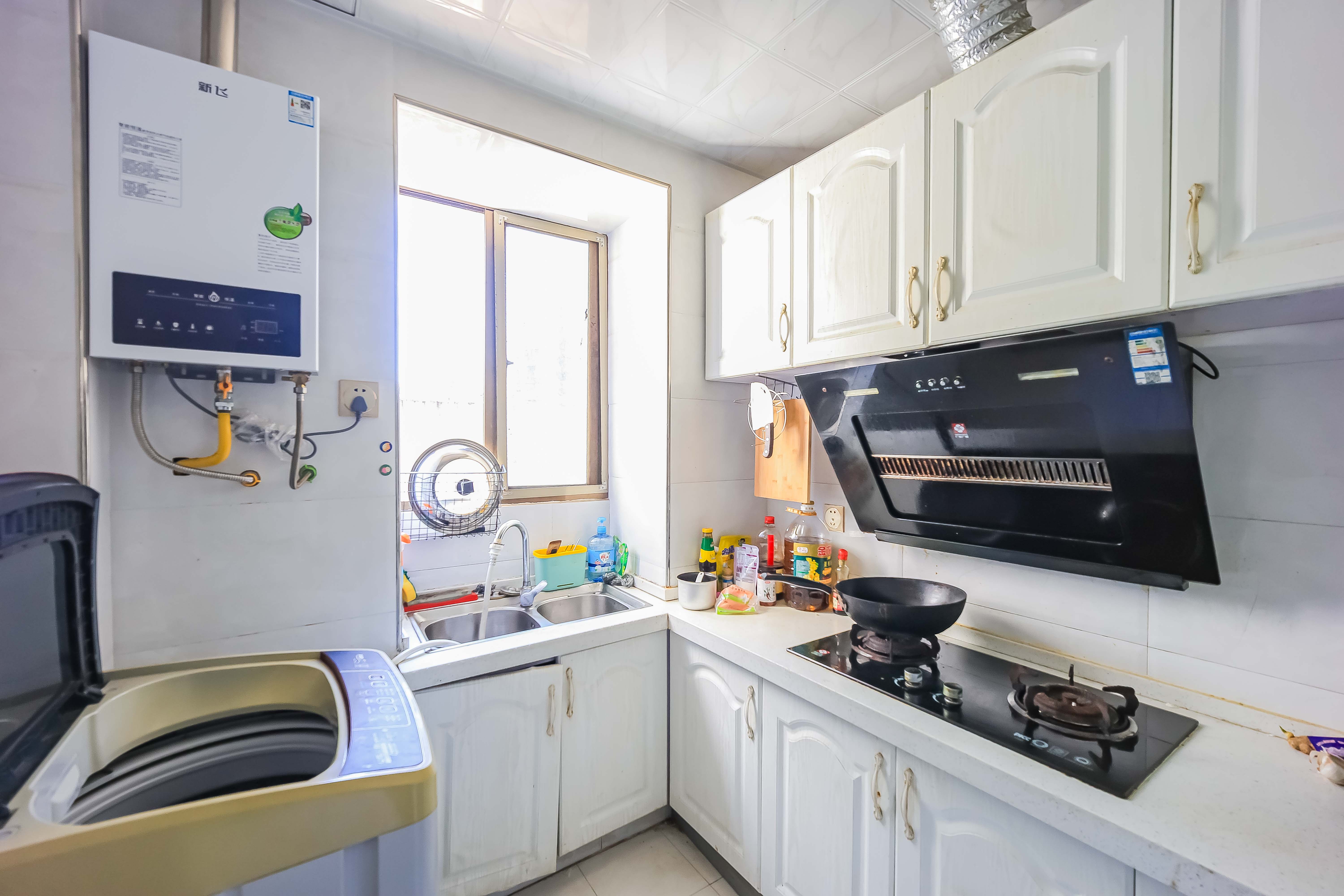 轻苑小区  3室2厅1卫    50.0万 轻苑小区  3室2厅1卫    50.0万厨房