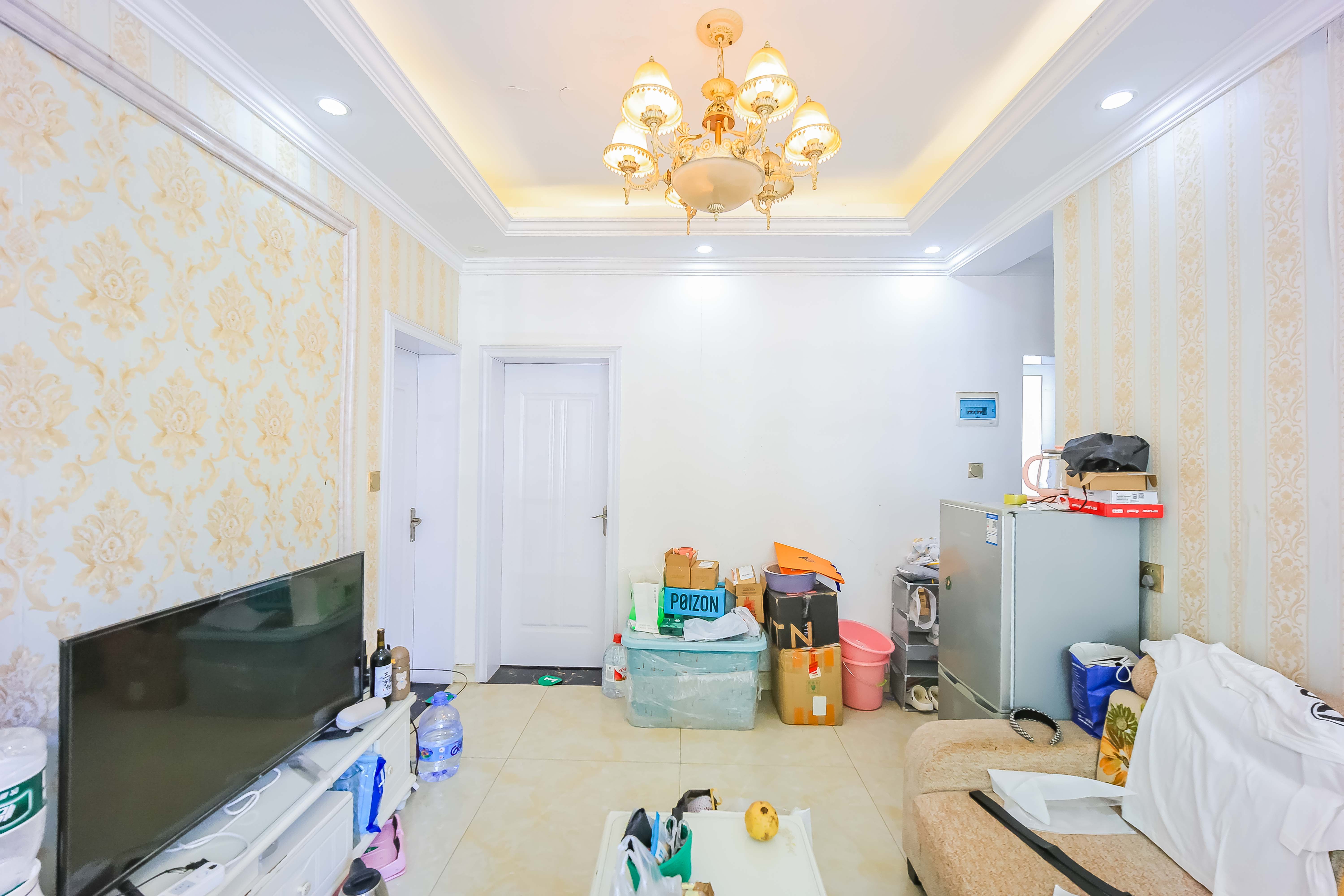 轻苑小区  3室2厅1卫    50.0万 轻苑小区  3室2厅1卫    50.0万客厅