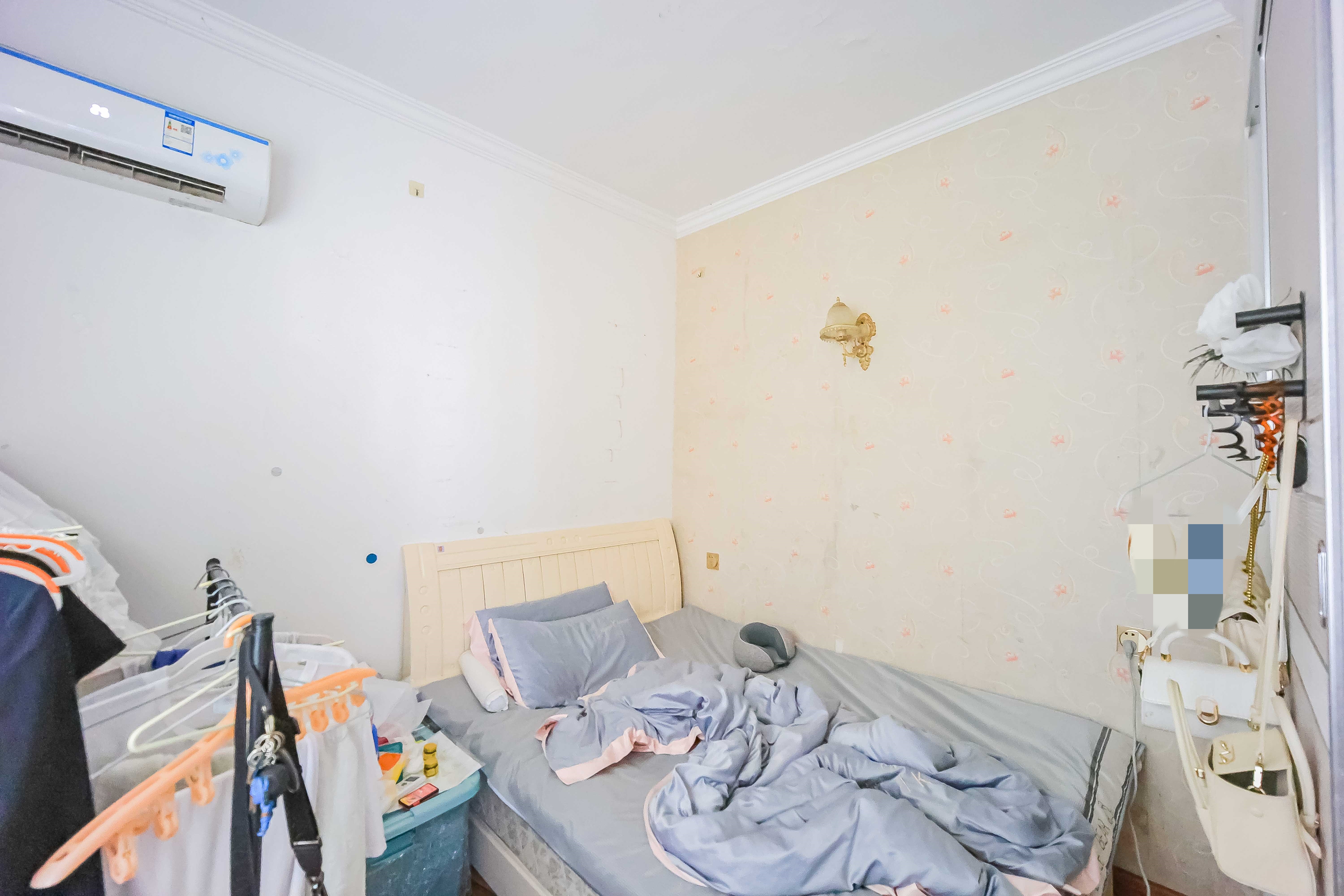 轻苑小区  3室2厅1卫    50.0万 轻苑小区  3室2厅1卫    50.0万卧室