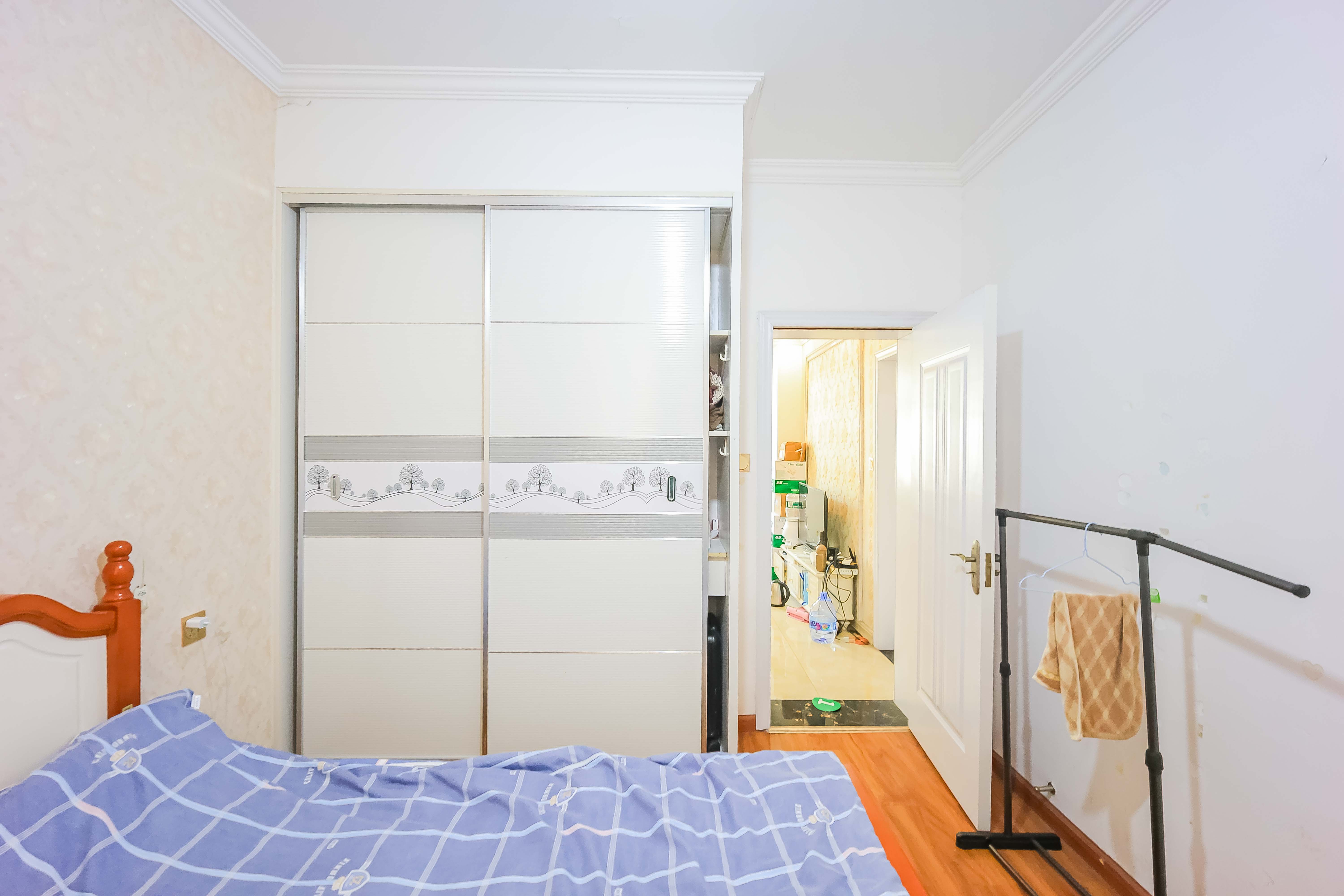 轻苑小区  3室2厅1卫    50.0万 轻苑小区  3室2厅1卫    50.0万卧室