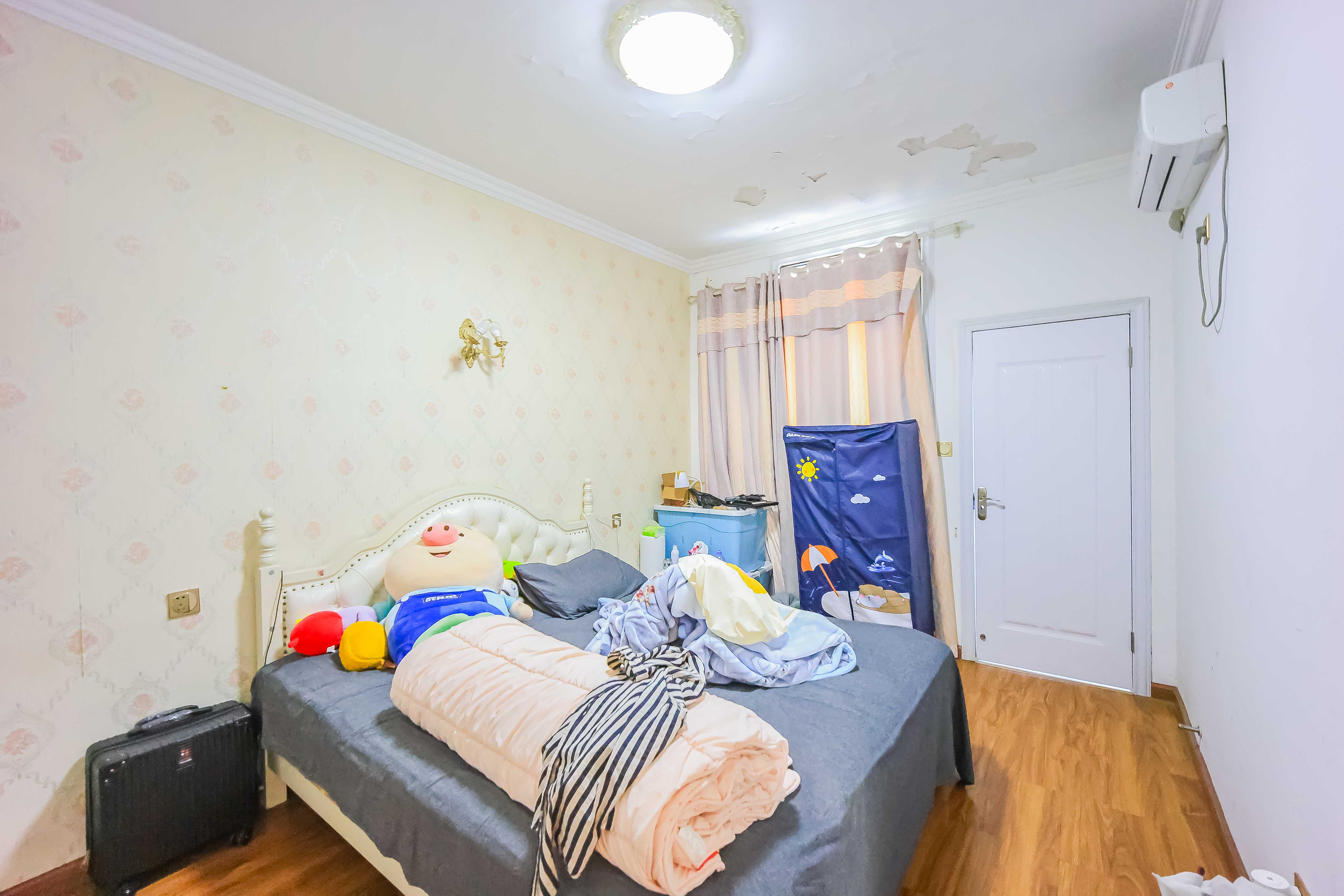 轻苑小区  3室2厅1卫    50.0万 轻苑小区  3室2厅1卫    50.0万卧室