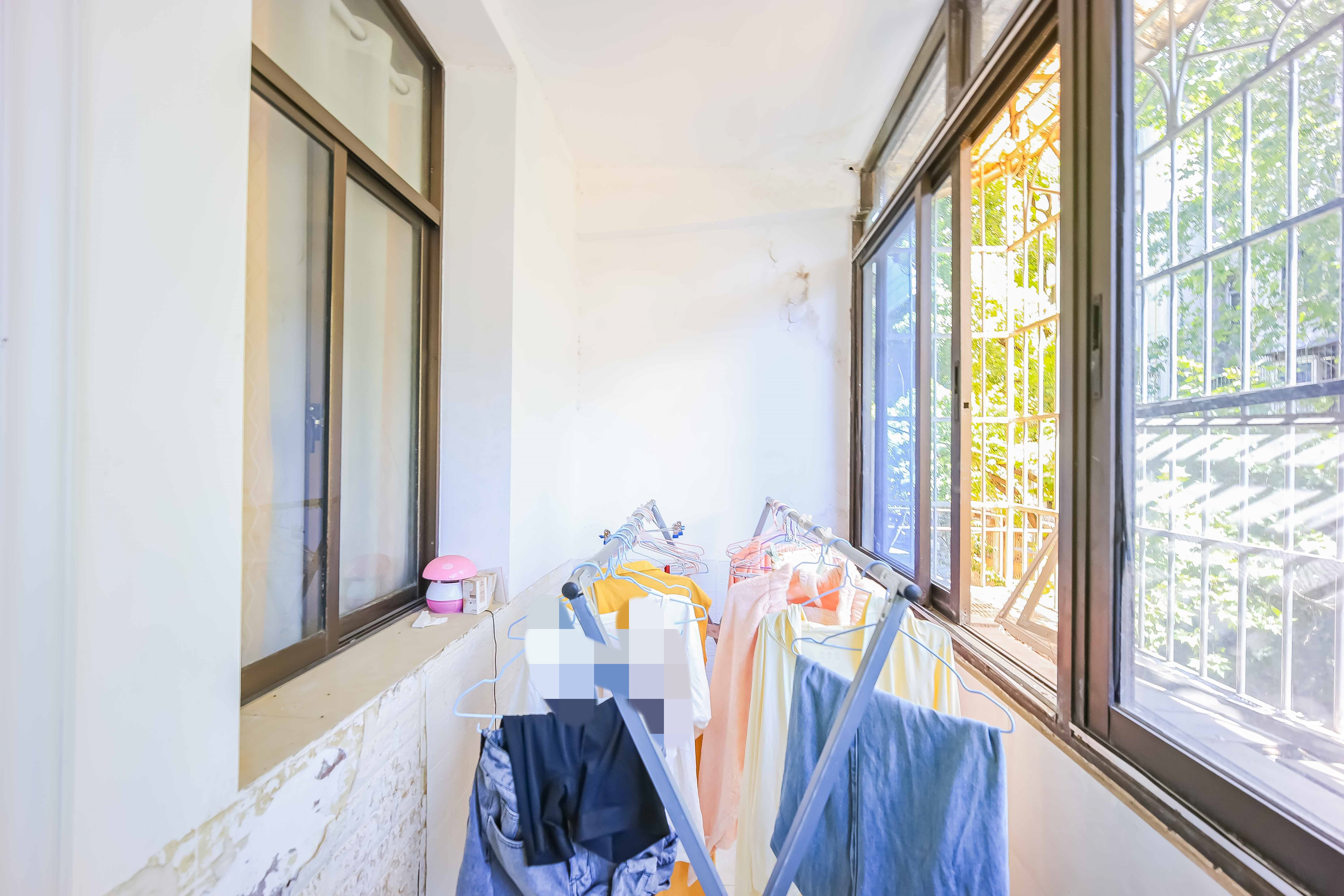 轻苑小区  3室2厅1卫    50.0万 轻苑小区  3室2厅1卫    50.0万阳台