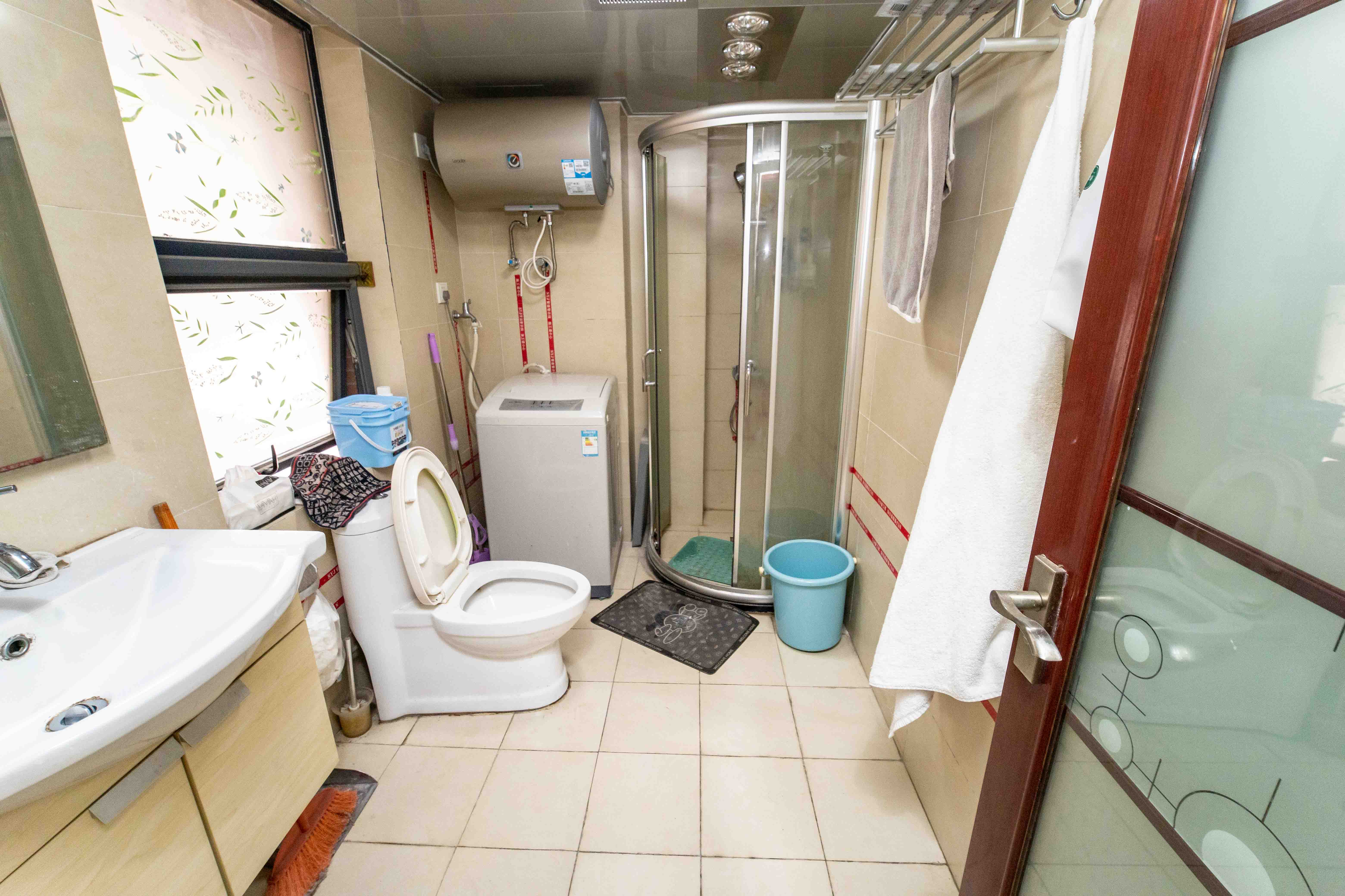 山水华景  2室1厅1卫   47.50万卫生间