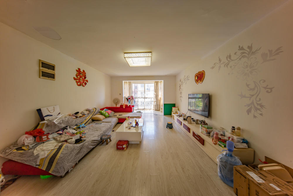 枫华府第  3室2厅2卫    58.0万