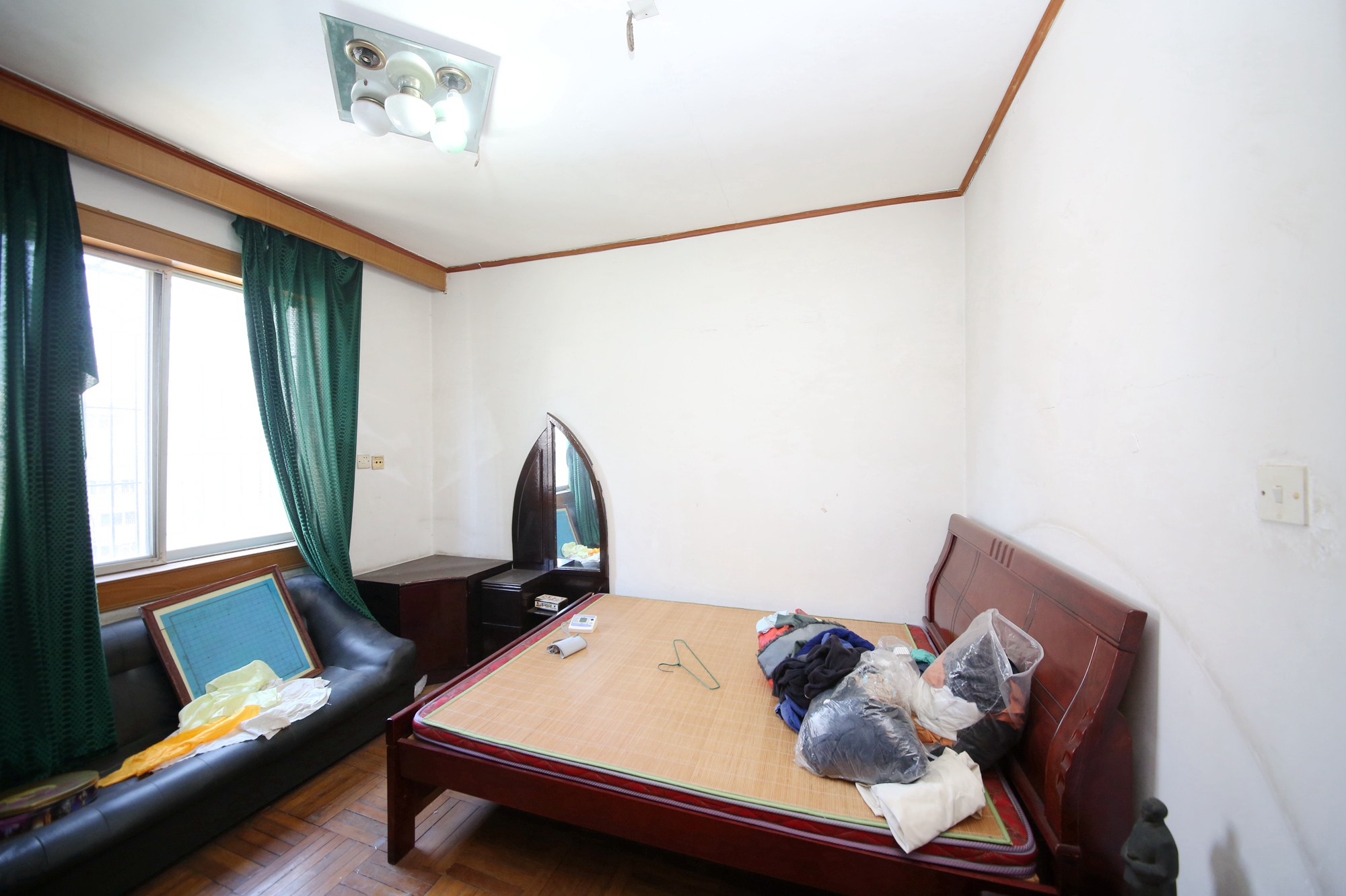 向韶村  2室1厅1卫   50.00万卧室