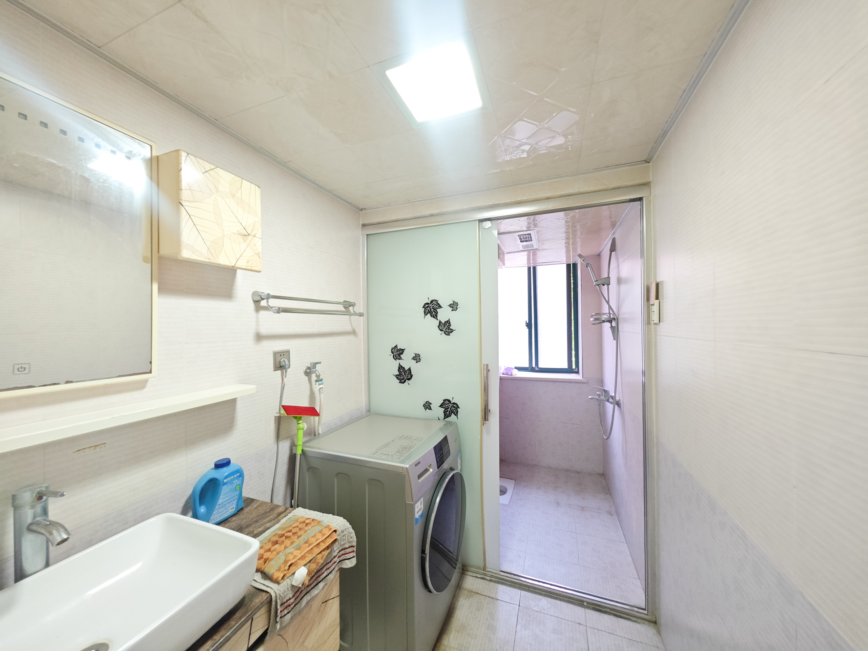 华盛世纪新城  4室2厅2卫    112.8万卫生间