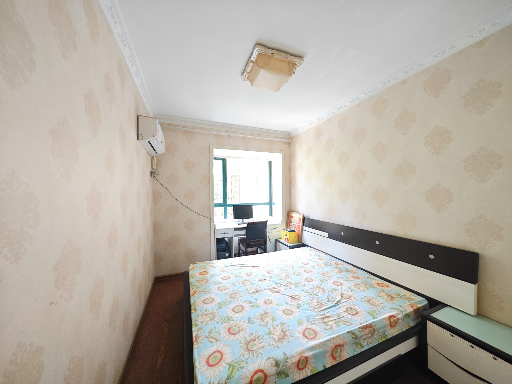 华盛世纪新城  4室2厅2卫    112.8万卧室