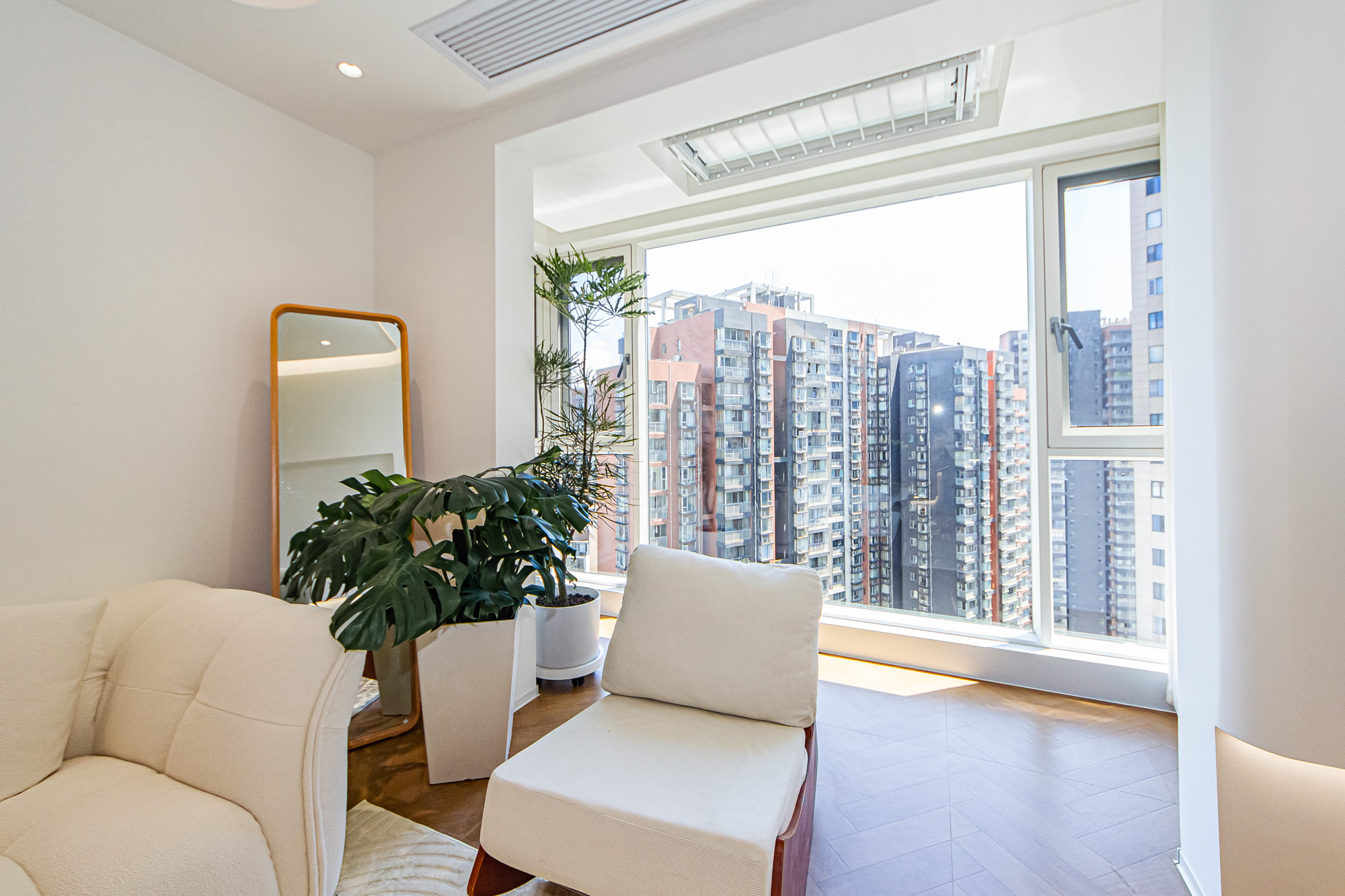 北辰三角洲E4区  3室2厅1卫    166.8万阳台