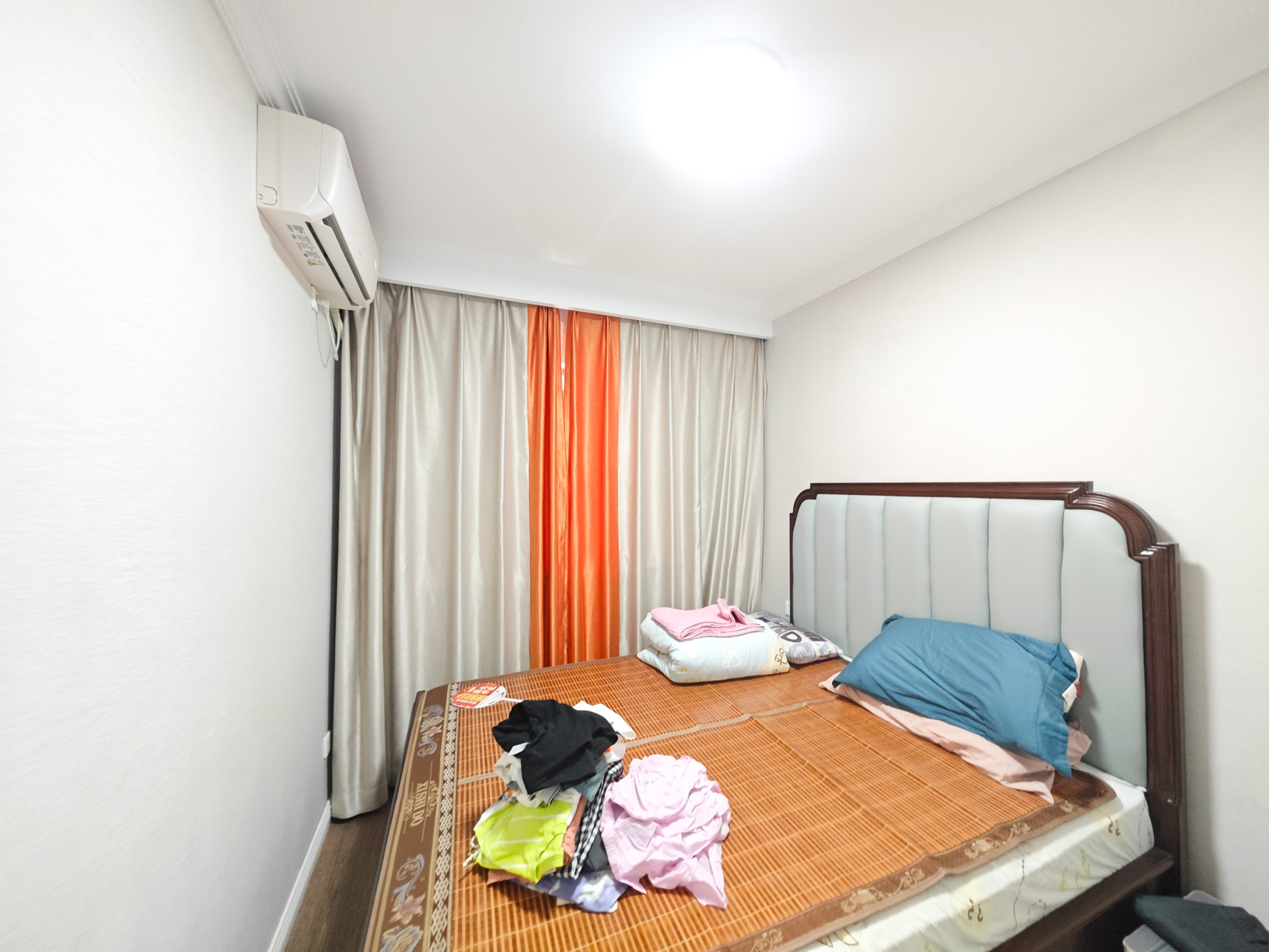保利城（中航城国际社区、郡原美村）  4室2厅2卫   102.00万卧室