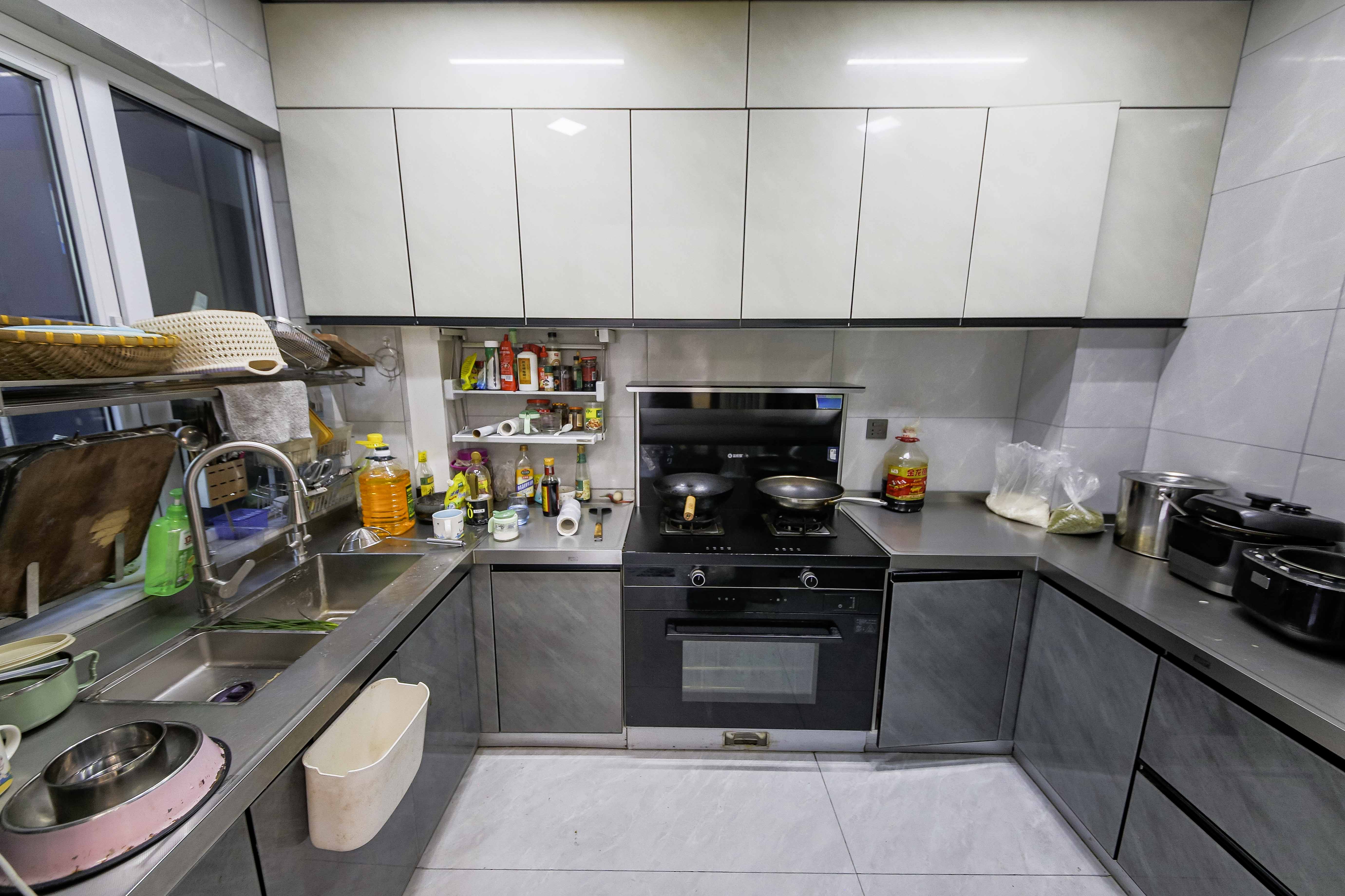 克拉美丽山庄(晟领国际) 4室2厅3卫 134.8万 克拉美丽山庄(晟领国际) 4室2厅3卫 134.8万厨房