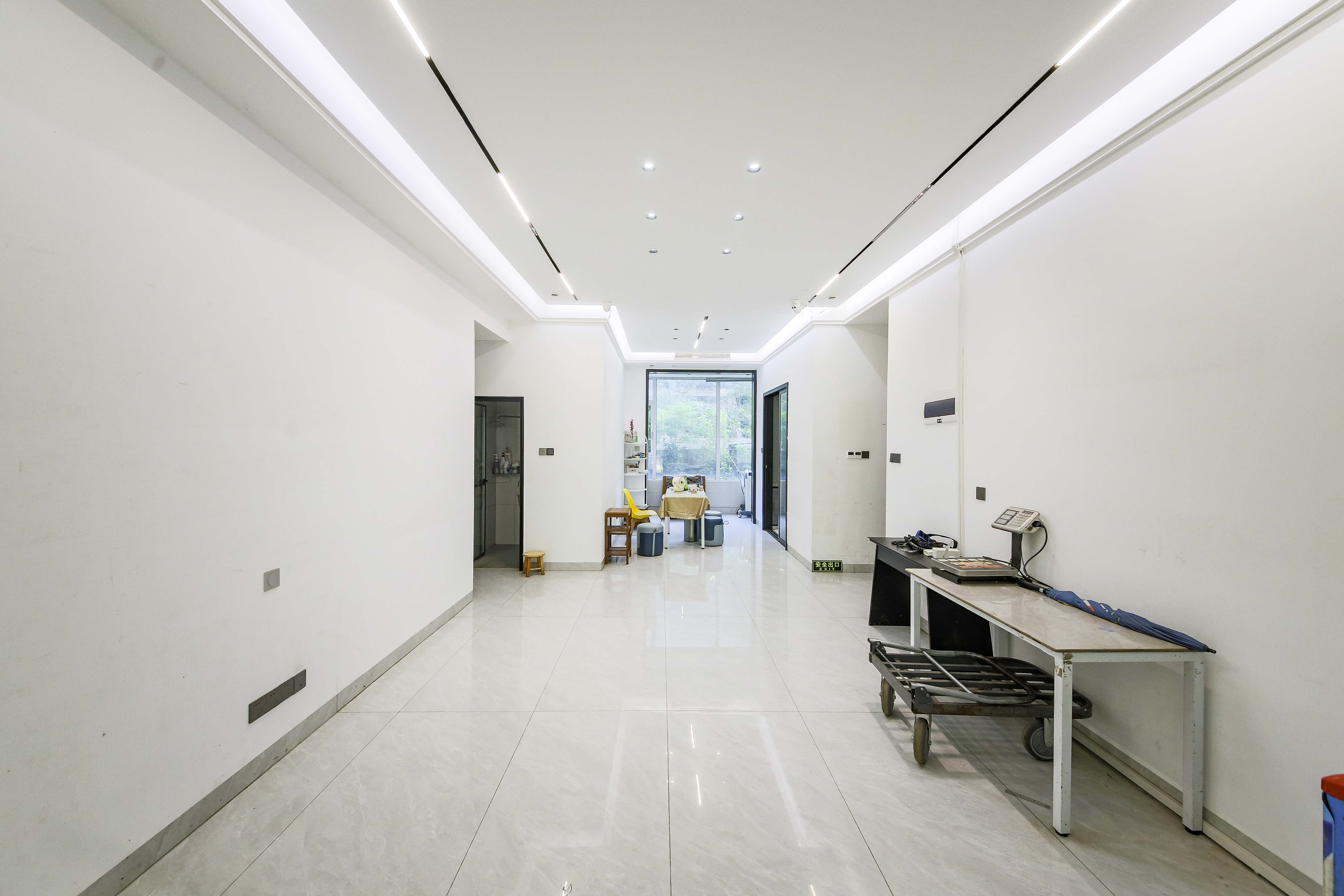 克拉美丽山庄(晟领国际) 4室2厅3卫 134.8万 克拉美丽山庄(晟领国际) 4室2厅3卫 134.8万客厅