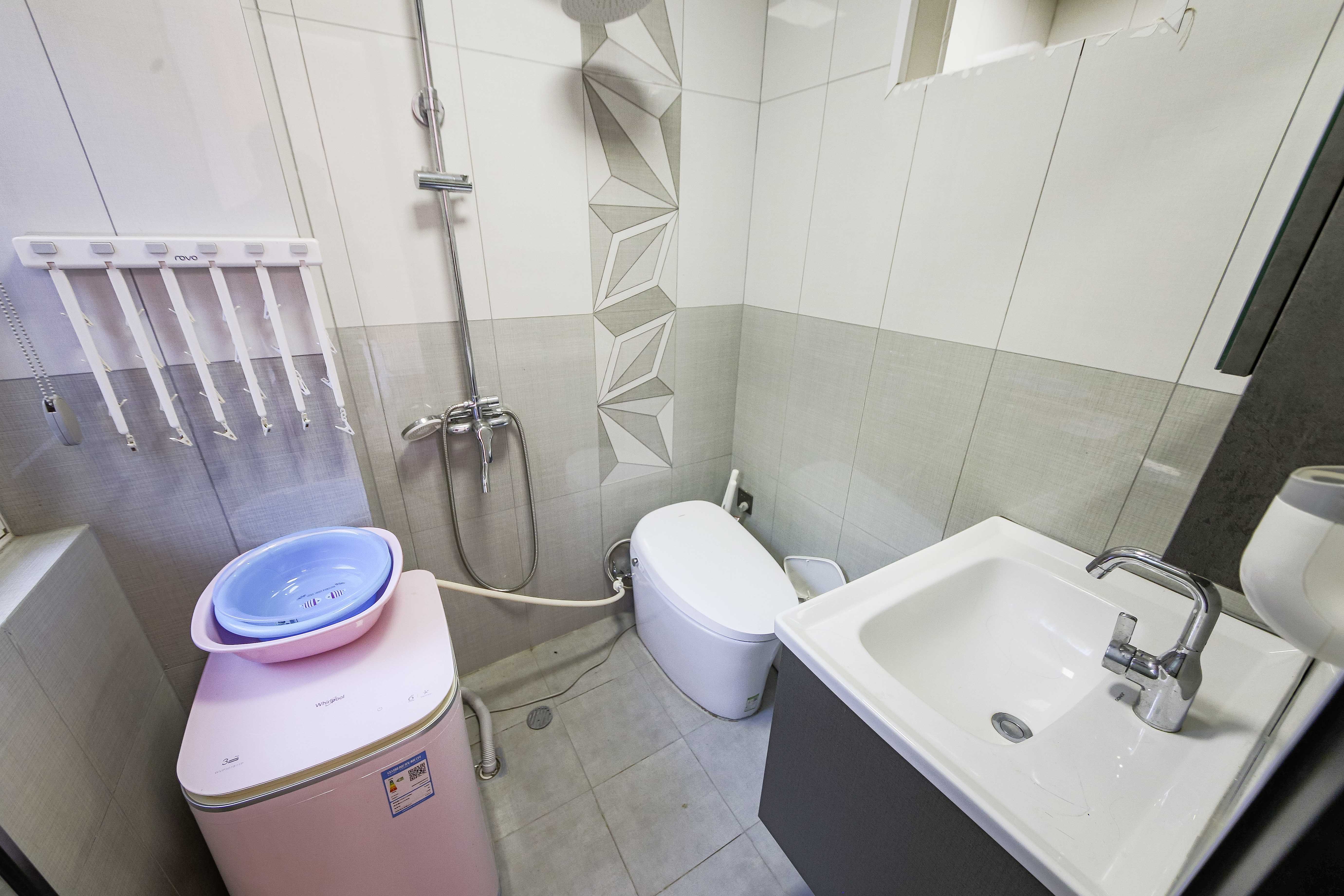 克拉美丽山庄(晟领国际) 4室2厅3卫 134.8万 克拉美丽山庄(晟领国际) 4室2厅3卫 134.8万卫生间