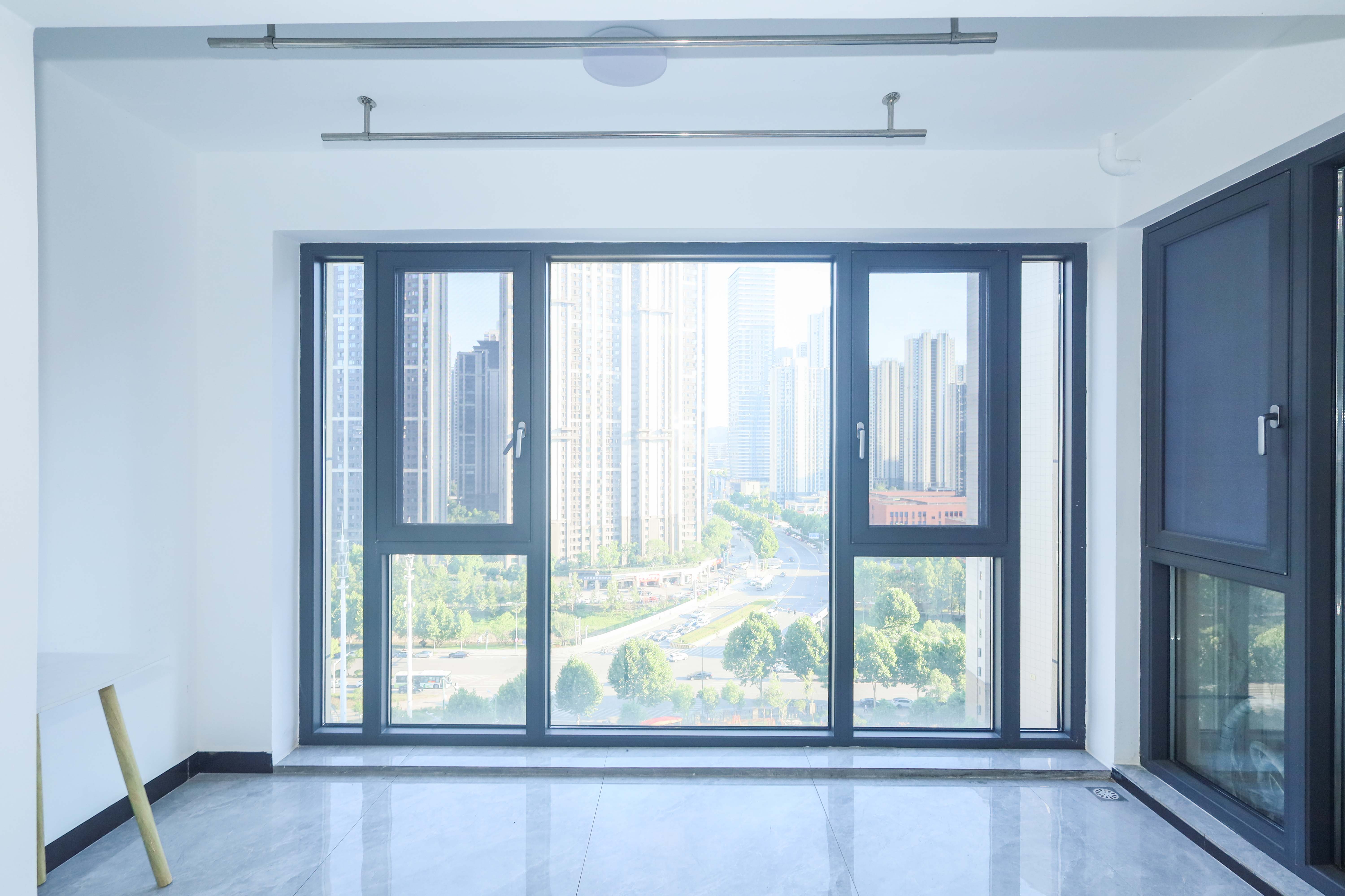 中国铁建梅溪青秀三期  3室2厅2卫   190.00万阳台