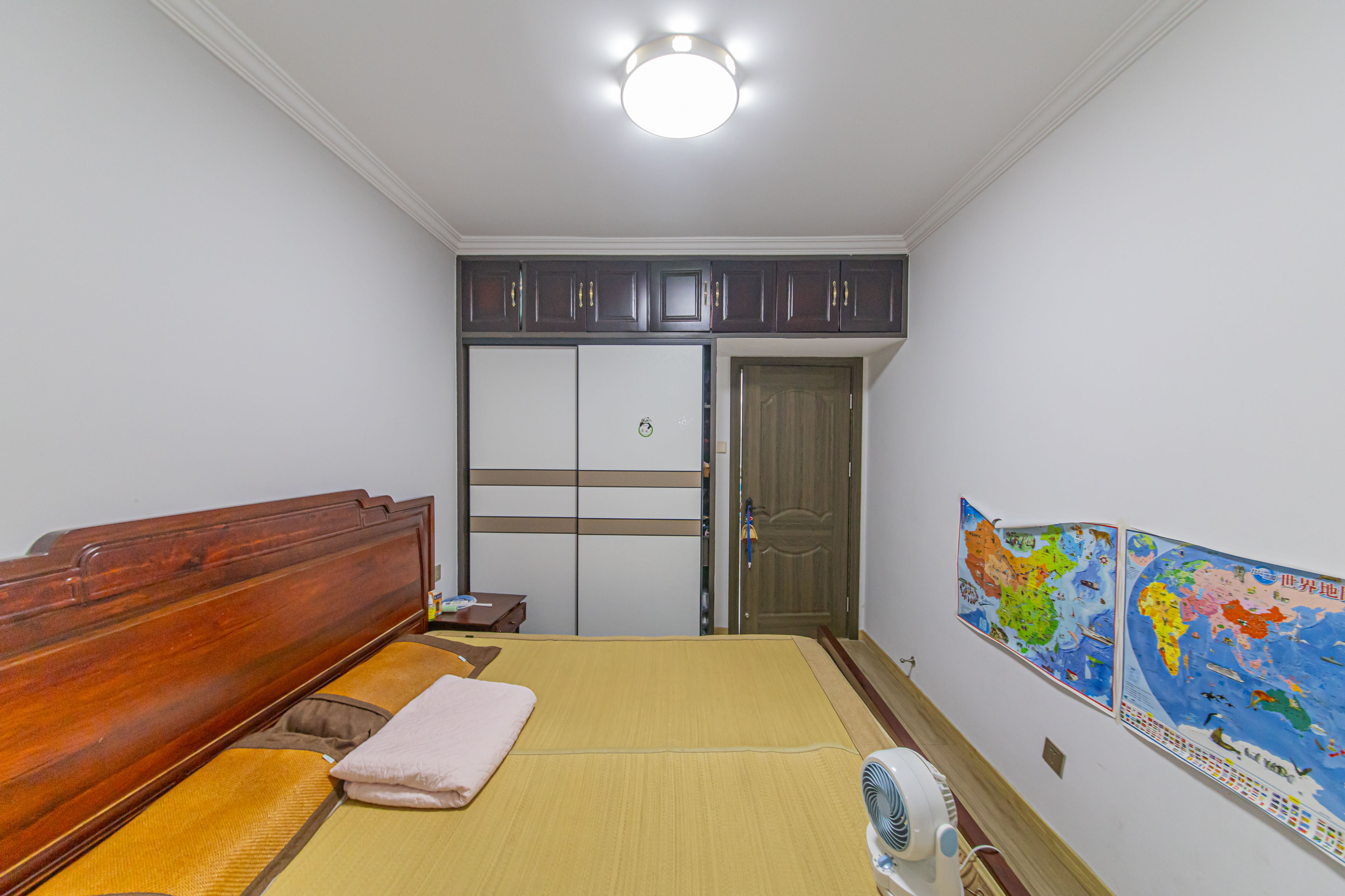 北辰中央公园DF区  3室2厅2卫   130.00万卧室