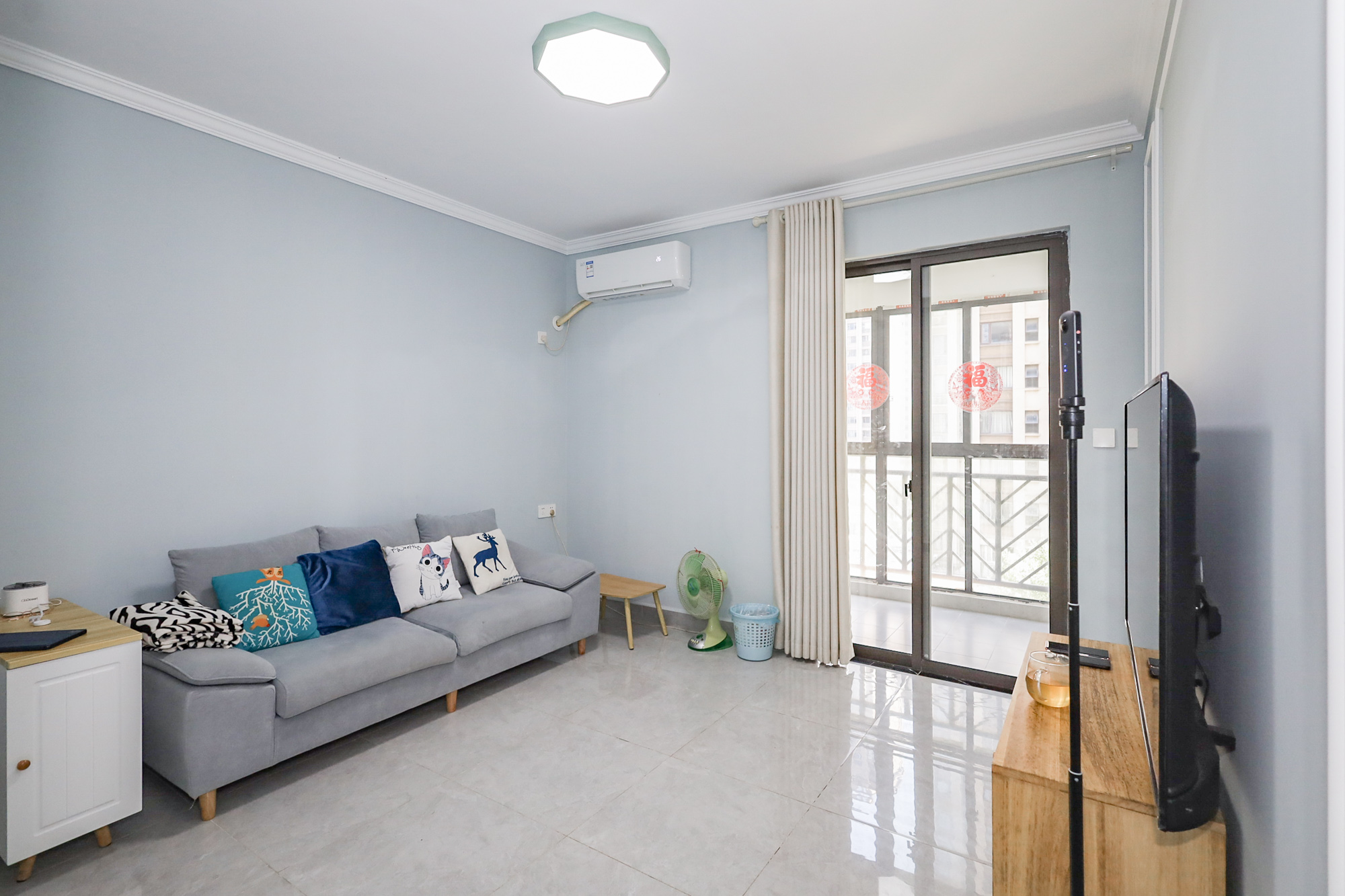 旭辉藏郡(藏郡、旭湘华府) 3室2厅1卫 208.0万 旭辉藏郡(藏郡、旭湘华府) 3室2厅1卫 208.0万客厅