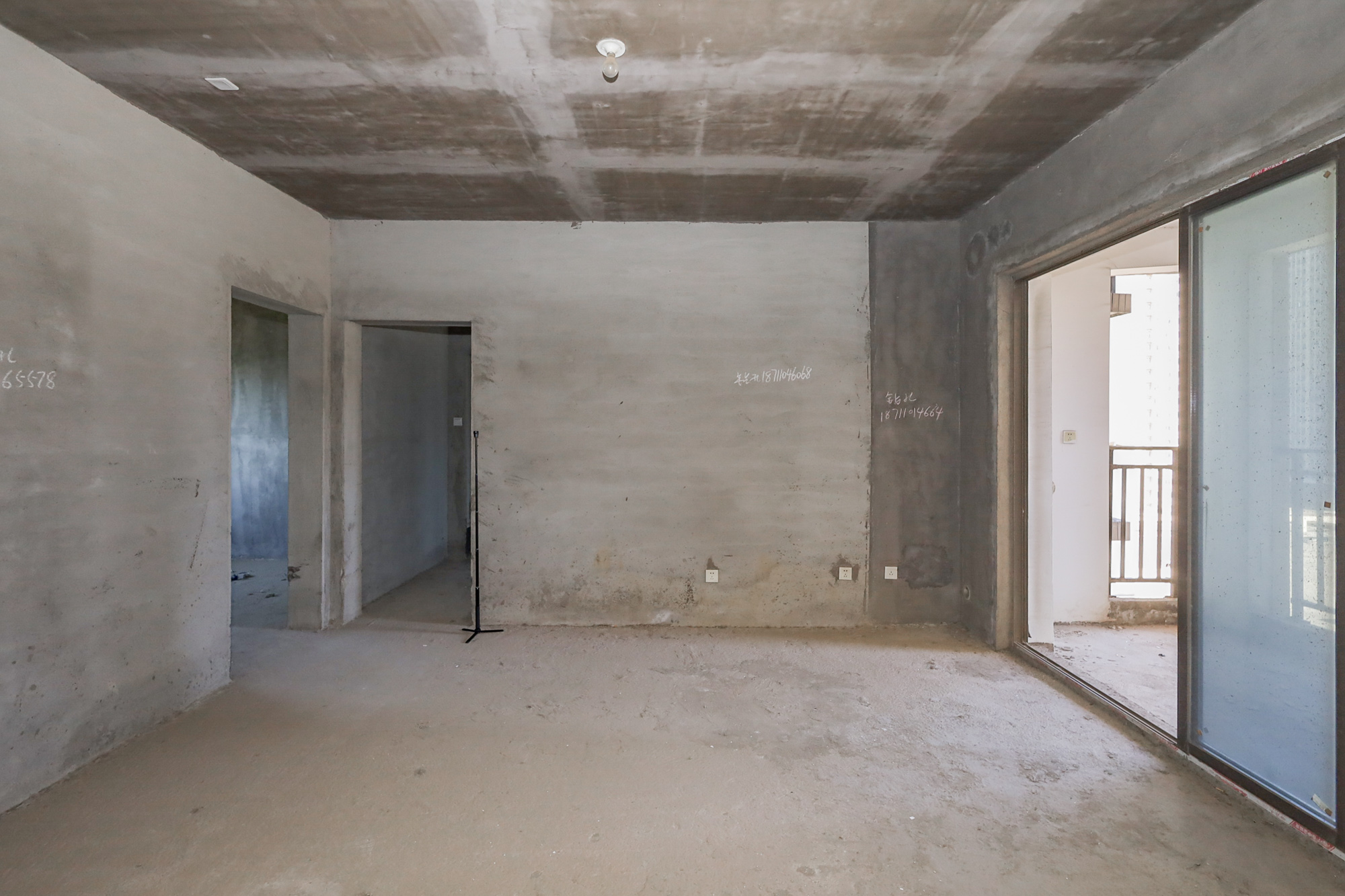 钰龙天下二期(钰龙佳园) 4室2厅2卫 275.0万 钰龙天下二期(钰龙佳园) 4室2厅2卫 275.0万客厅