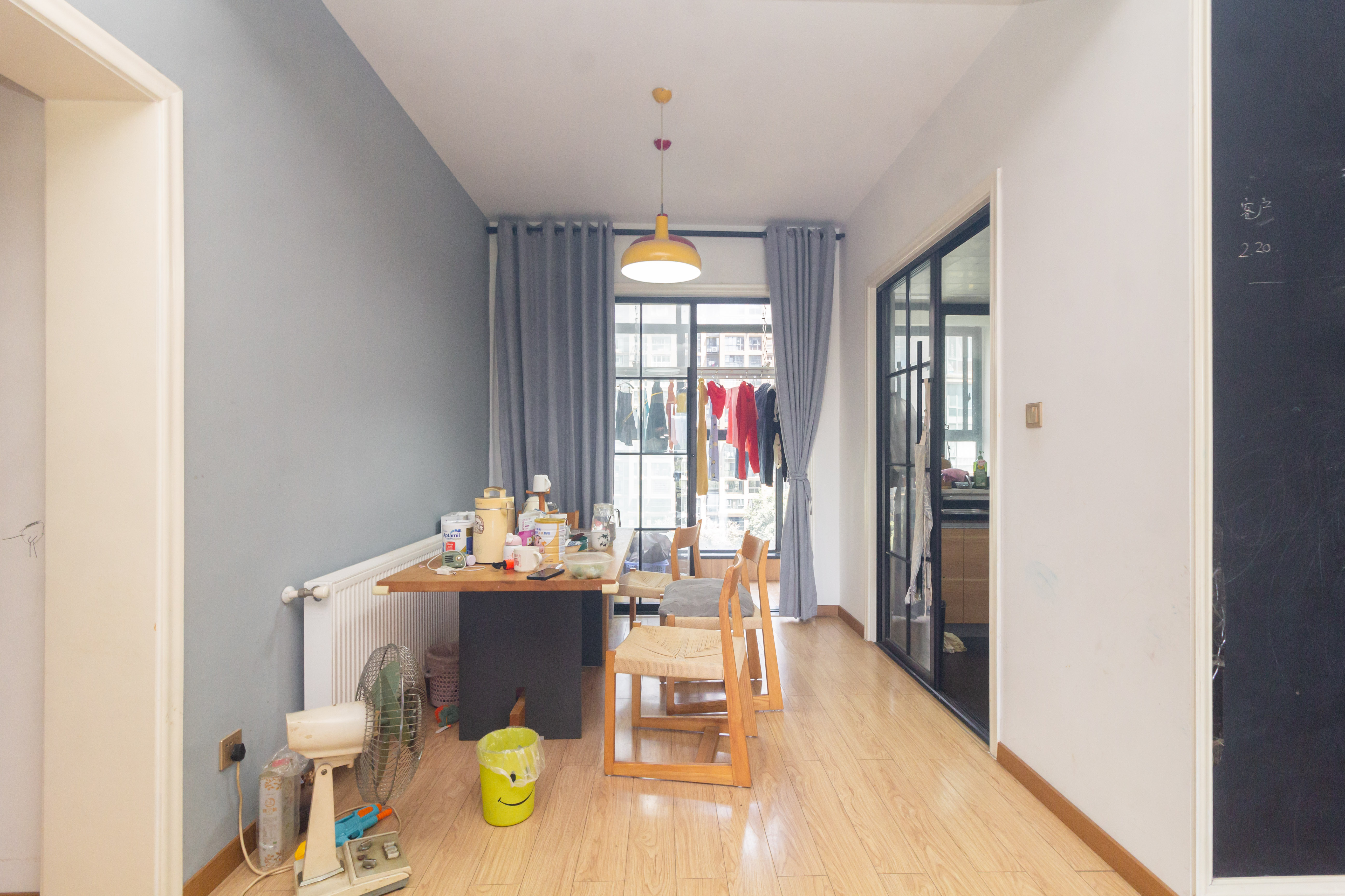 辉煌国际城一期 3室2厅2卫 120.0万 辉煌国际城一期 3室2厅2卫 120.0万客厅