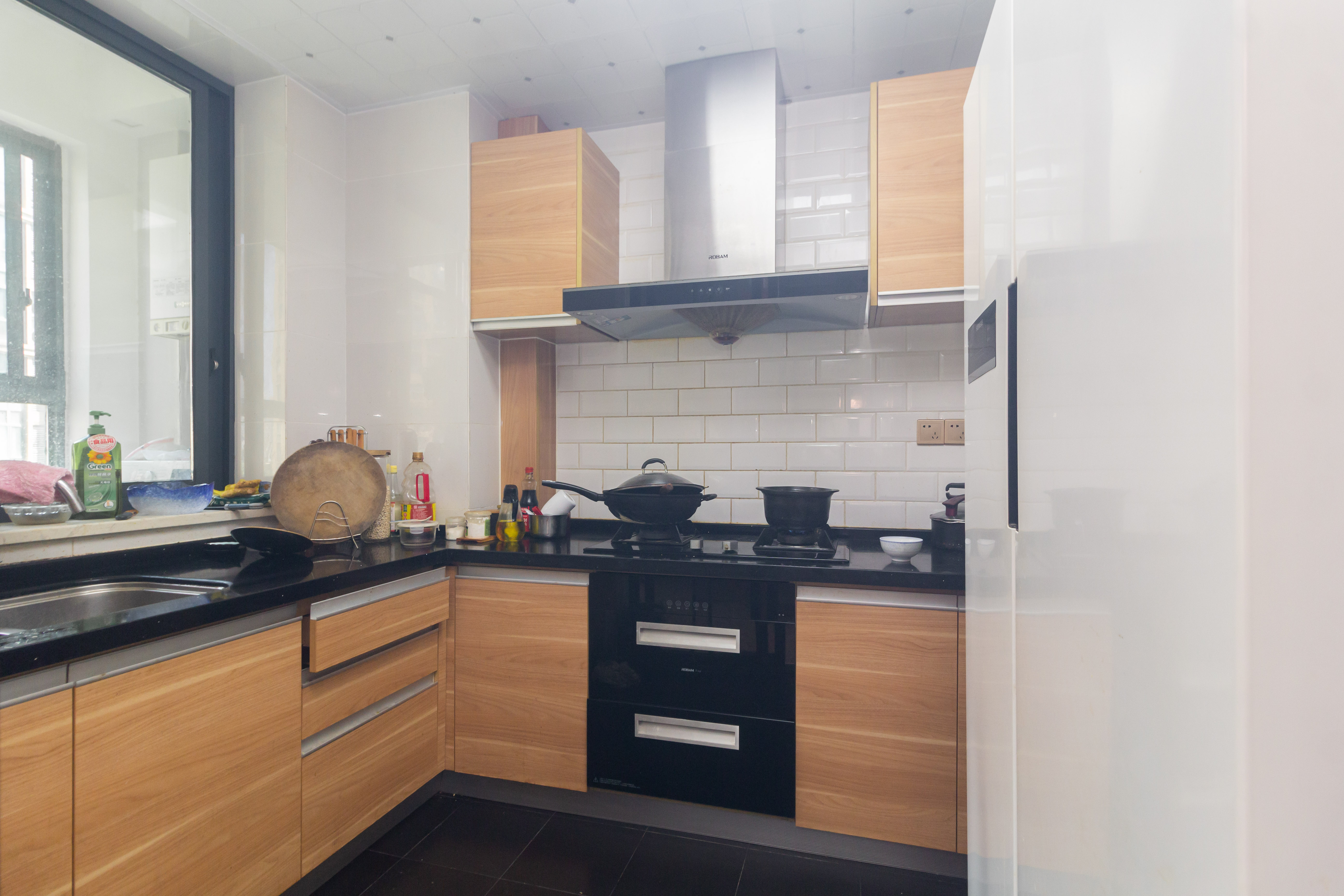 辉煌国际城一期 3室2厅2卫 120.0万 辉煌国际城一期 3室2厅2卫 120.0万厨房