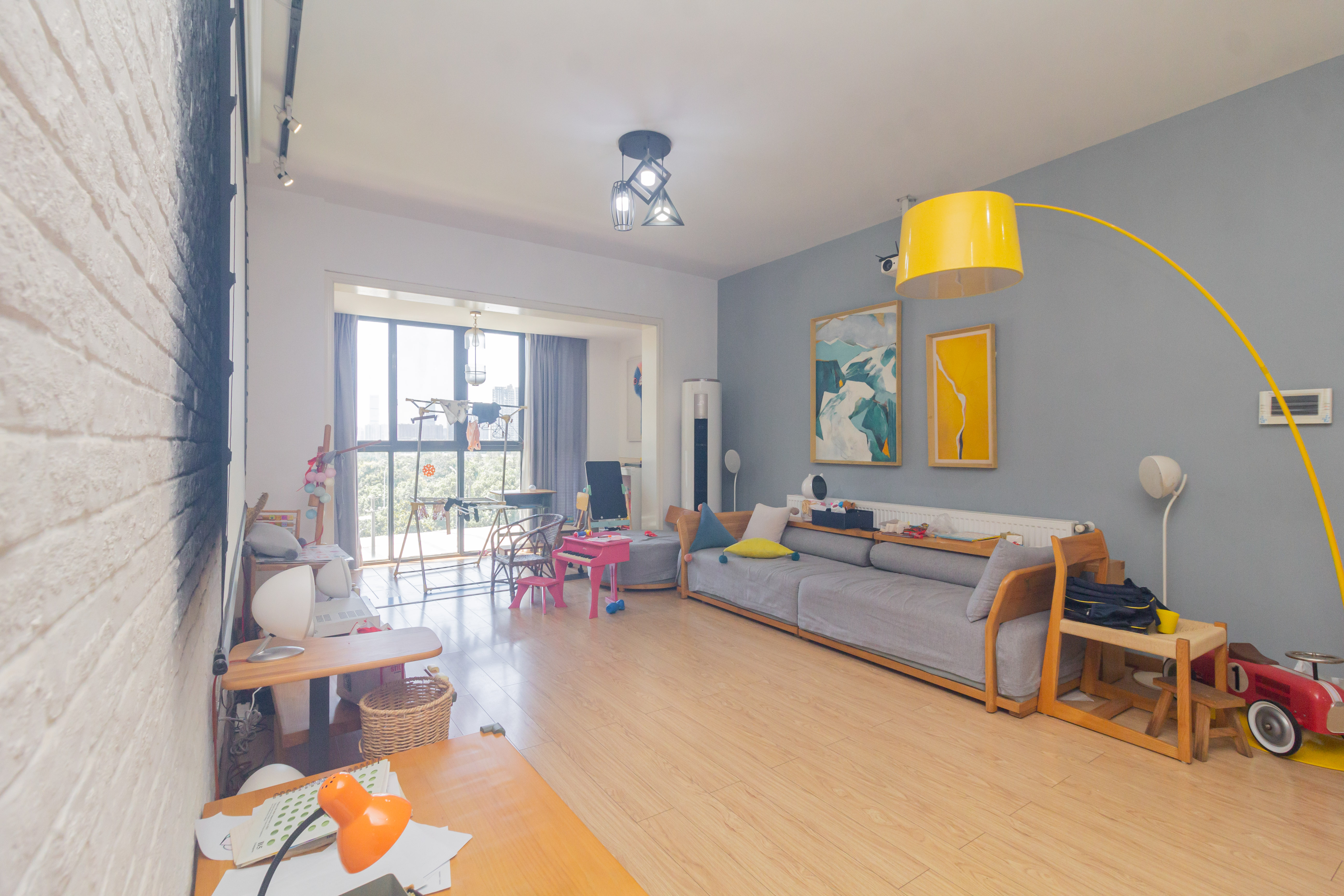 辉煌国际城一期 3室2厅2卫 120.0万 辉煌国际城一期 3室2厅2卫 120.0万卧室