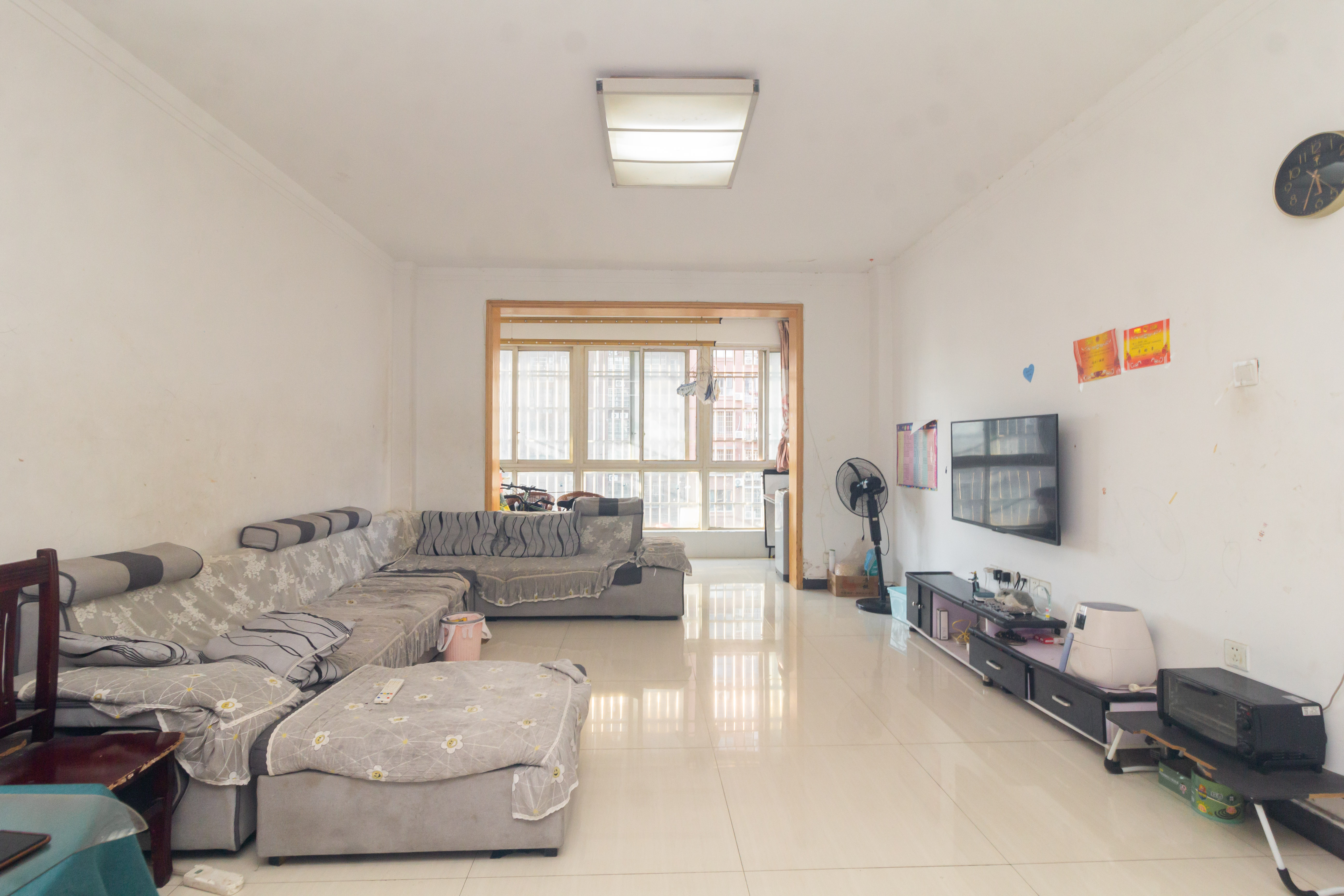 东城名苑 3室2厅2卫 64.8万 东城名苑 3室2厅2卫 64.8万客厅