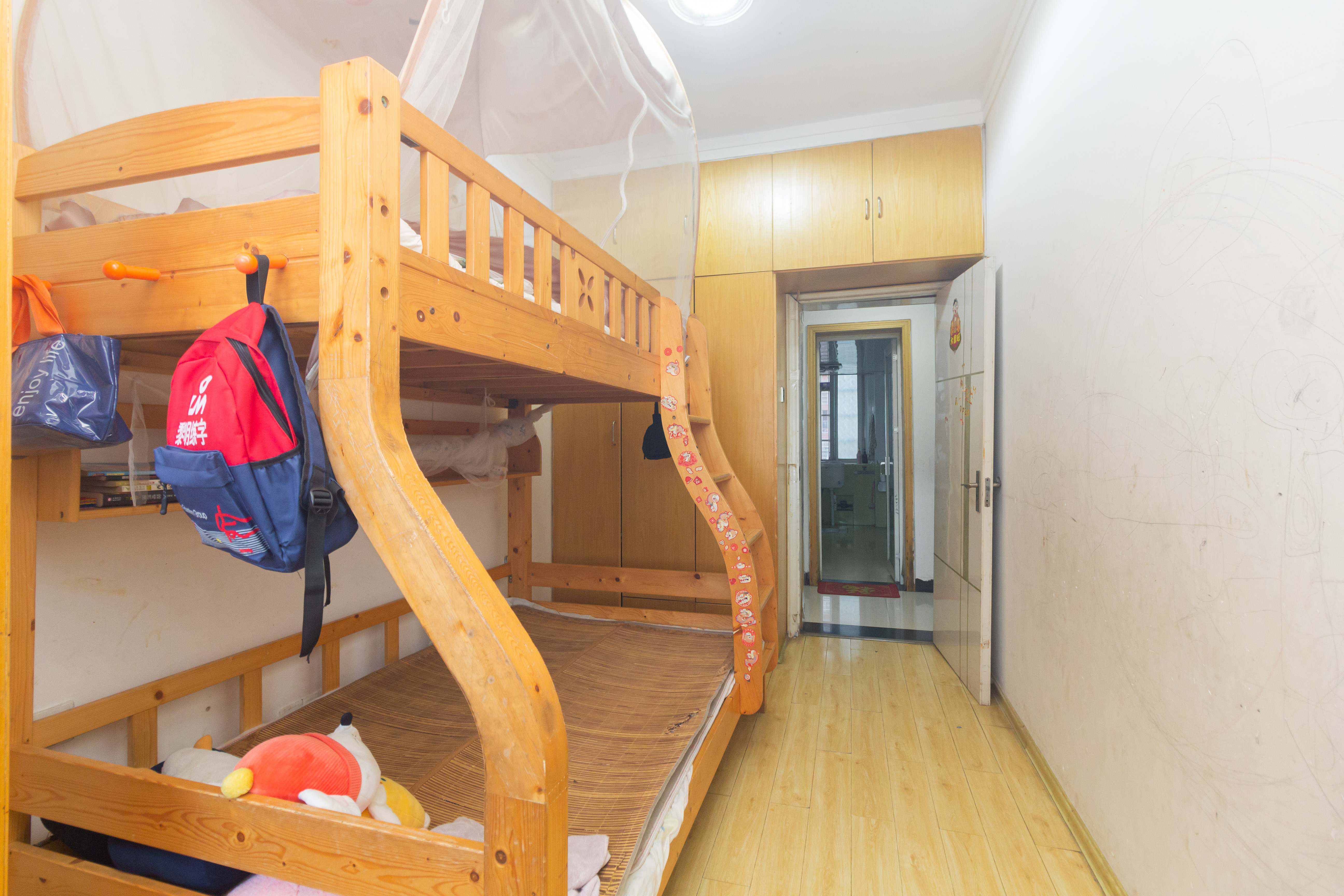 东城名苑 3室2厅2卫 64.8万 东城名苑 3室2厅2卫 64.8万卧室