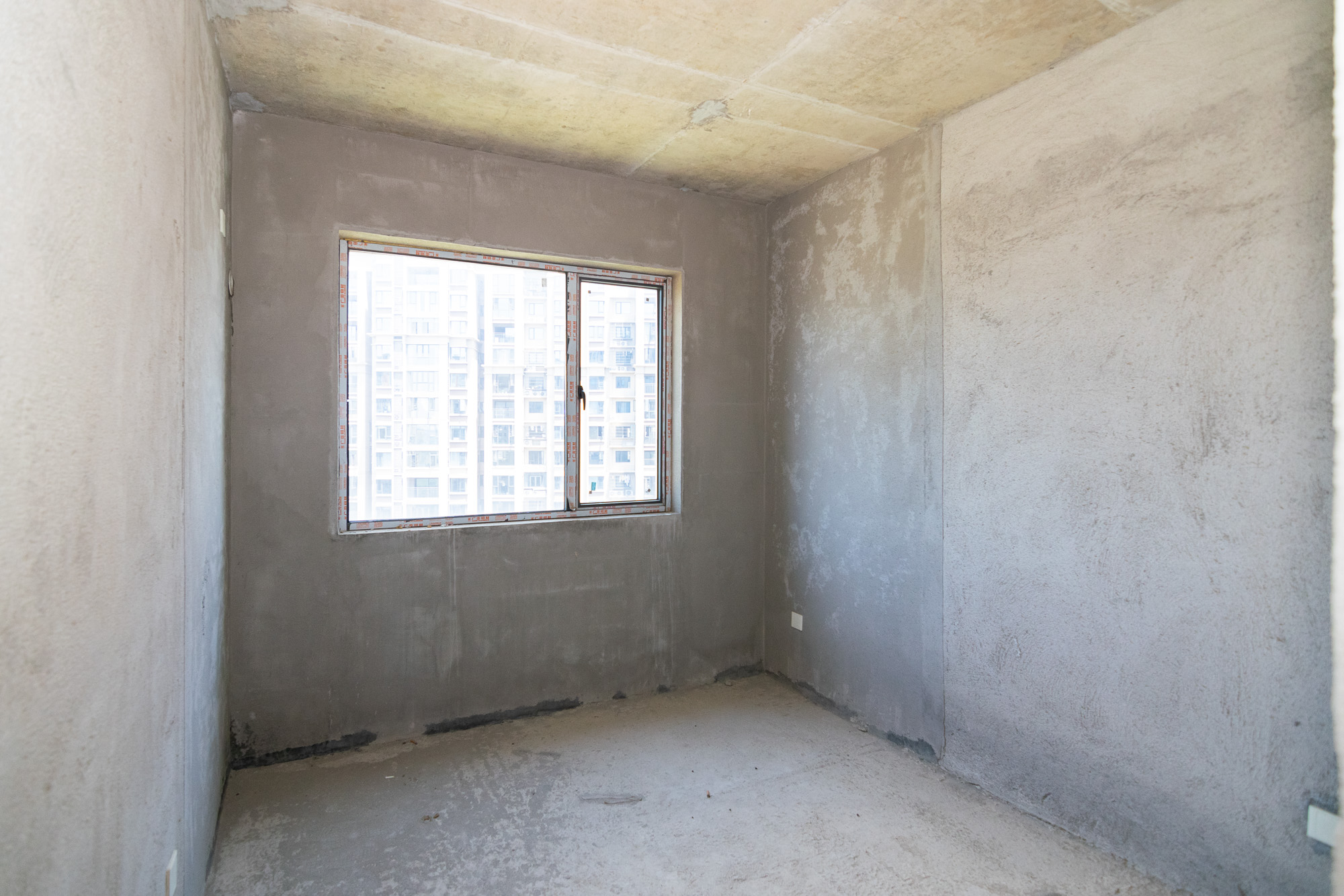 大汉公园里(大汉幸福佳园)  4室2厅2卫    79.8万 大汉公园里(大汉幸福佳园)  4室2厅2卫    79.8万卧室