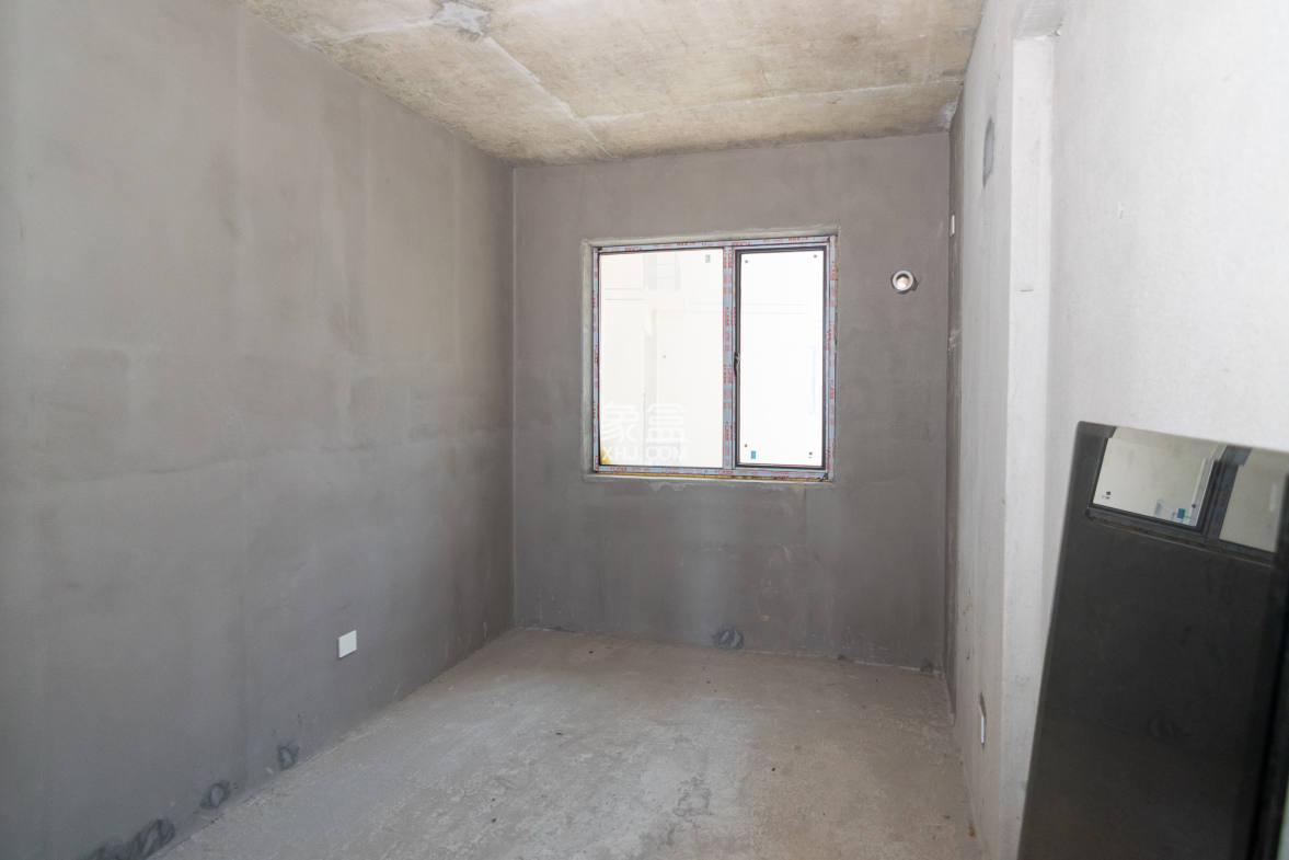 大汉公园里(大汉幸福佳园)  4室2厅2卫    79.8万 大汉公园里(大汉幸福佳园)  4室2厅2卫    79.8万卧室