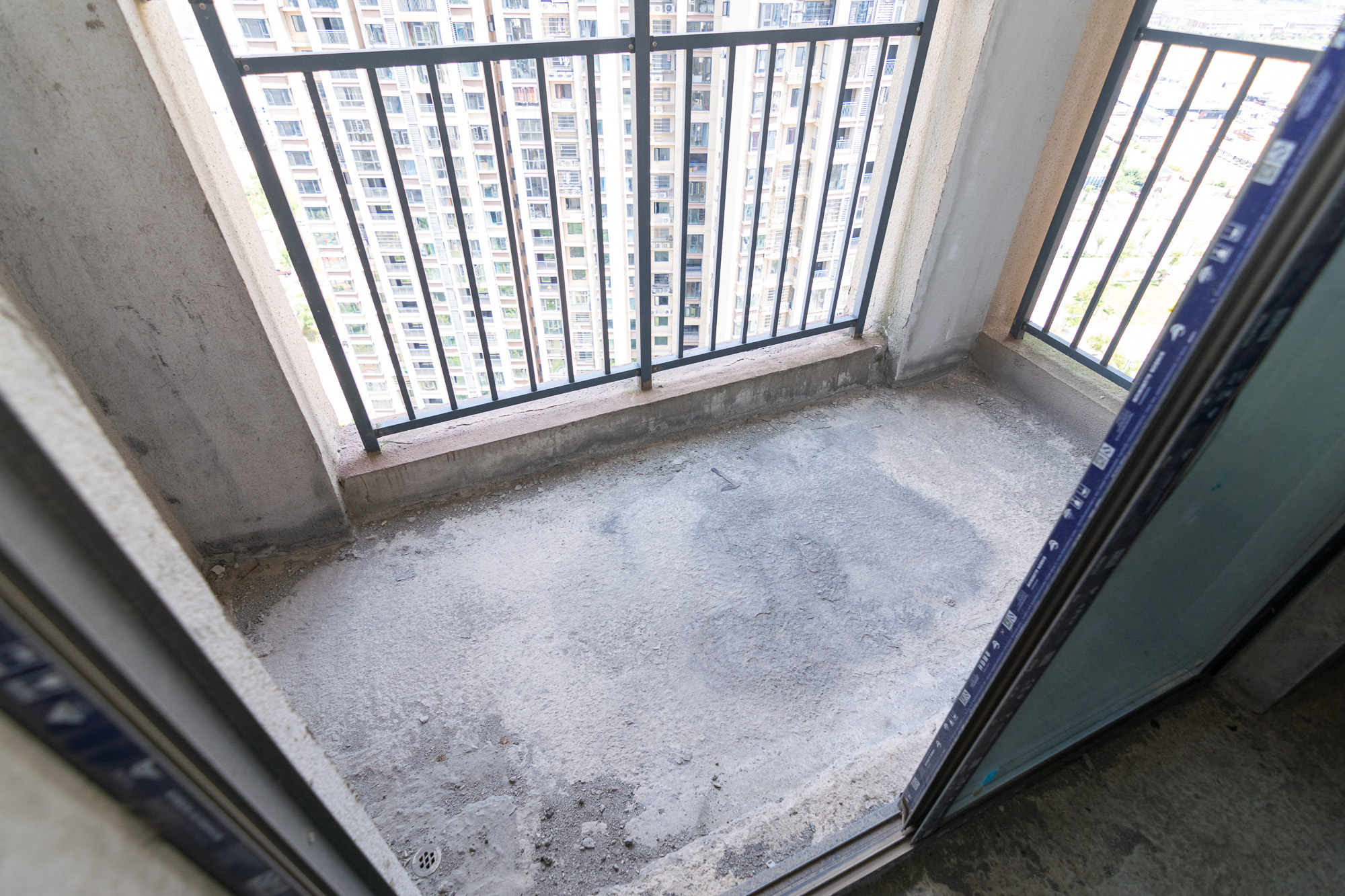 大汉公园里(大汉幸福佳园)  4室2厅2卫    79.8万 大汉公园里(大汉幸福佳园)  4室2厅2卫    79.8万阳台