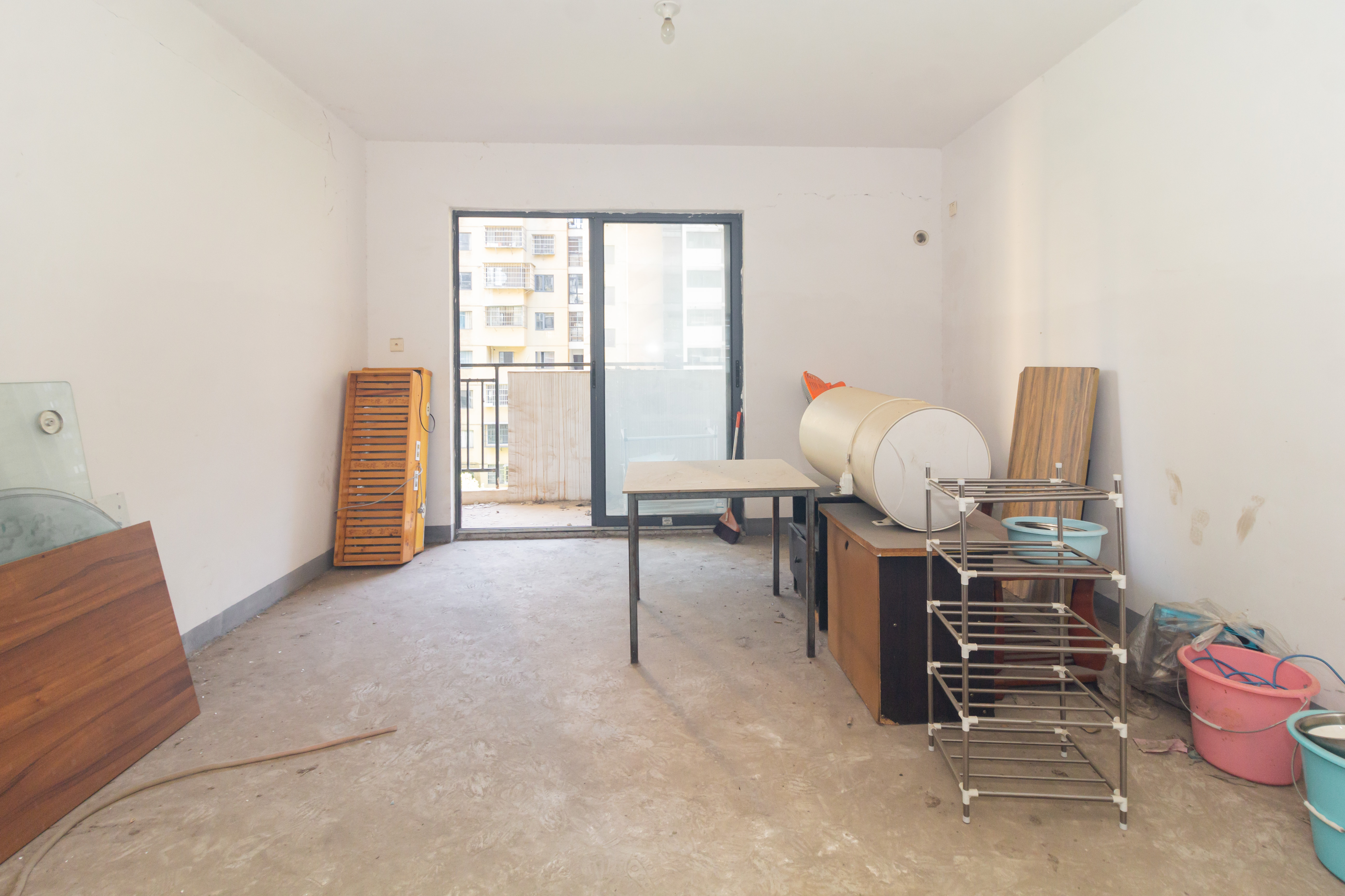 中国铁建国际城一期  3室2厅2卫    81.8万 中国铁建国际城一期  3室2厅2卫    81.8万客厅