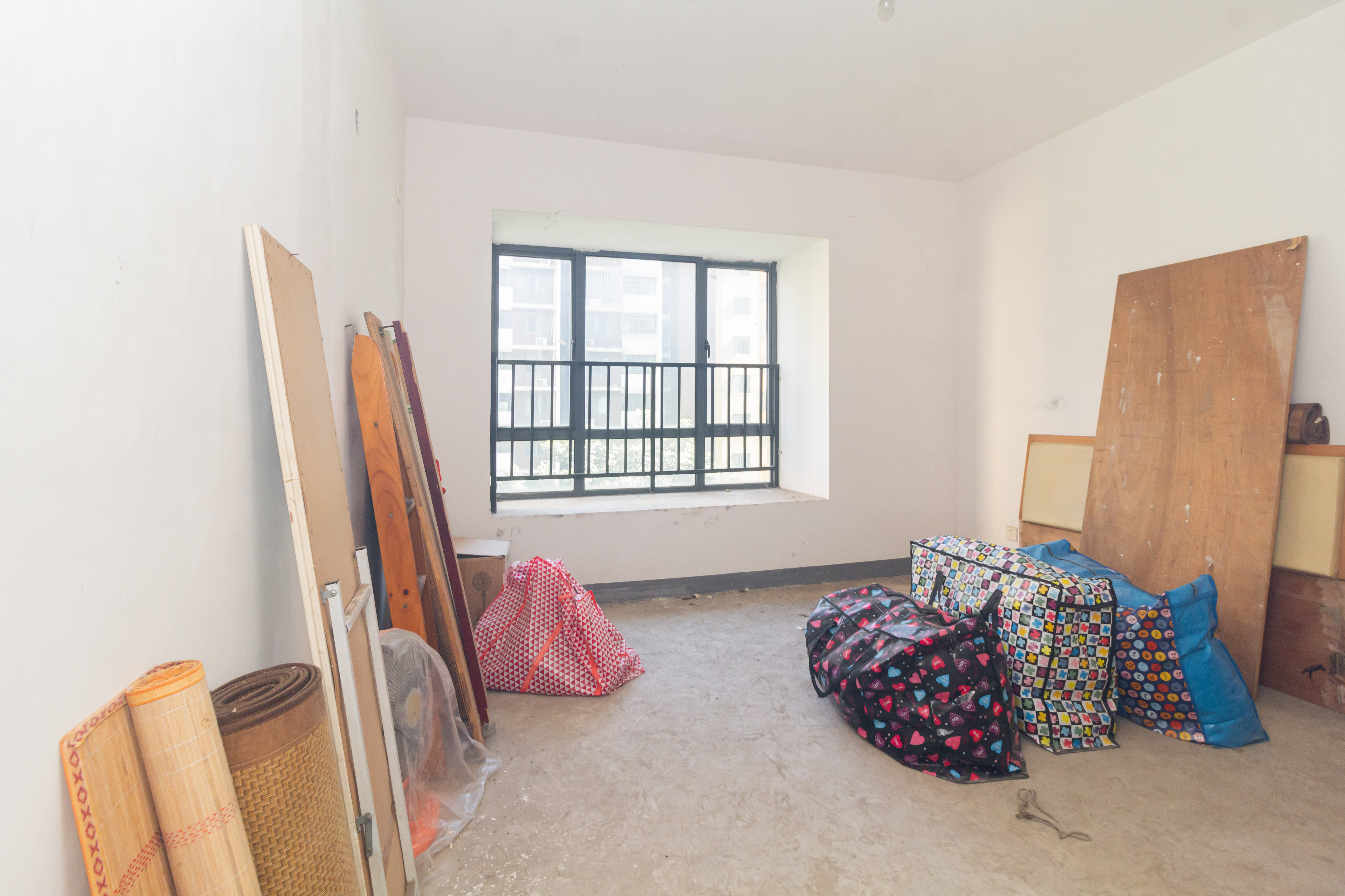 中国铁建国际城一期  3室2厅2卫    81.8万 中国铁建国际城一期  3室2厅2卫    81.8万卧室