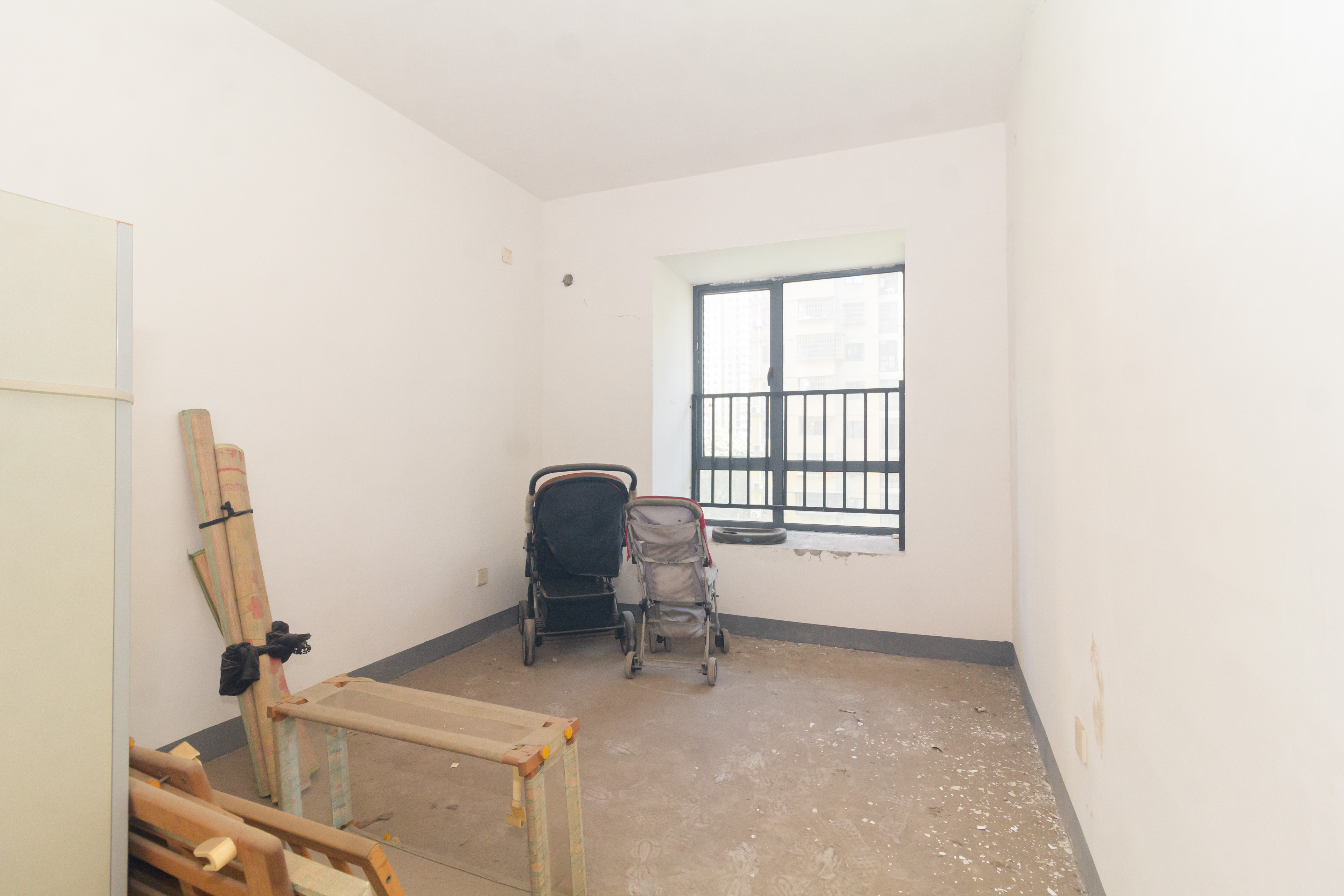 中国铁建国际城一期  3室2厅2卫    81.8万 中国铁建国际城一期  3室2厅2卫    81.8万卧室