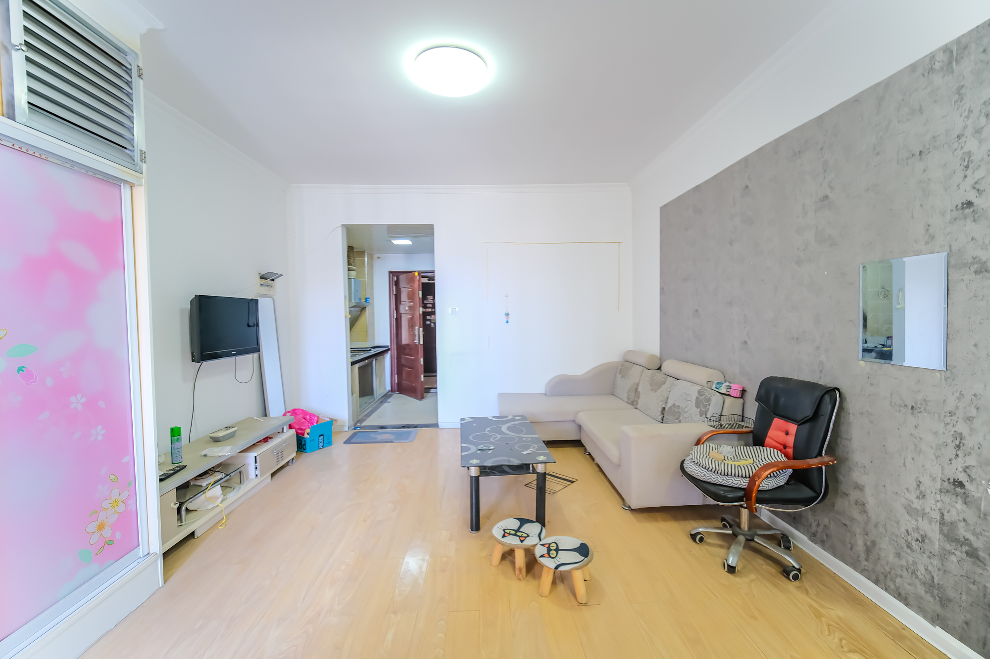 月亮湾草莓街区一、二期 1室1厅1卫 25.0万 月亮湾草莓街区一、二期 1室1厅1卫 25.0万客厅