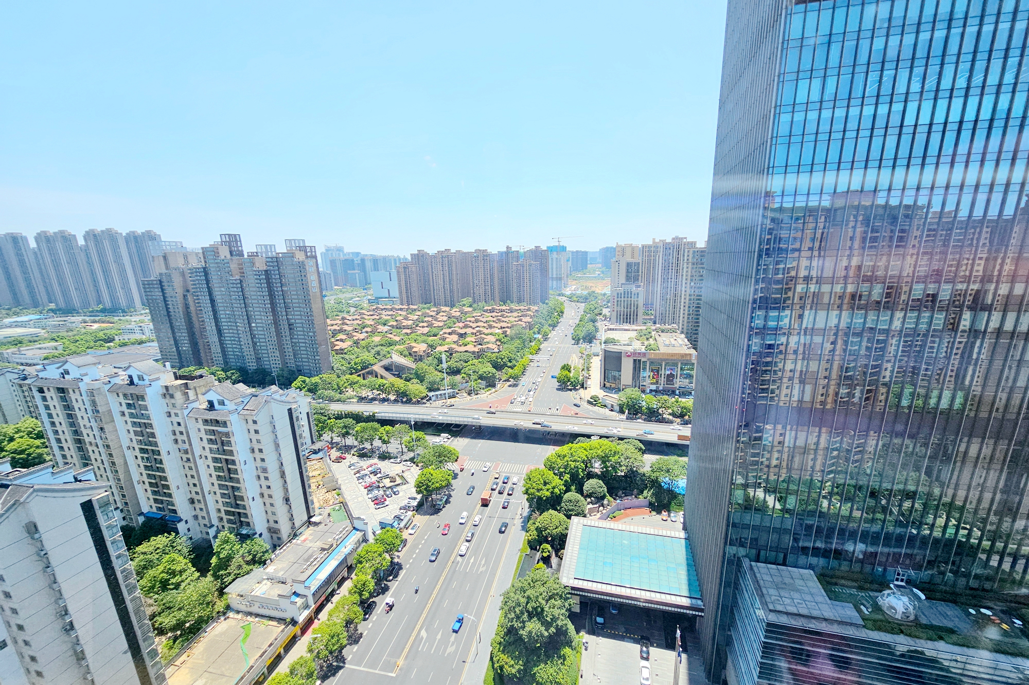 运达中央广场一、二期  3室2厅3卫   390.00万其他
