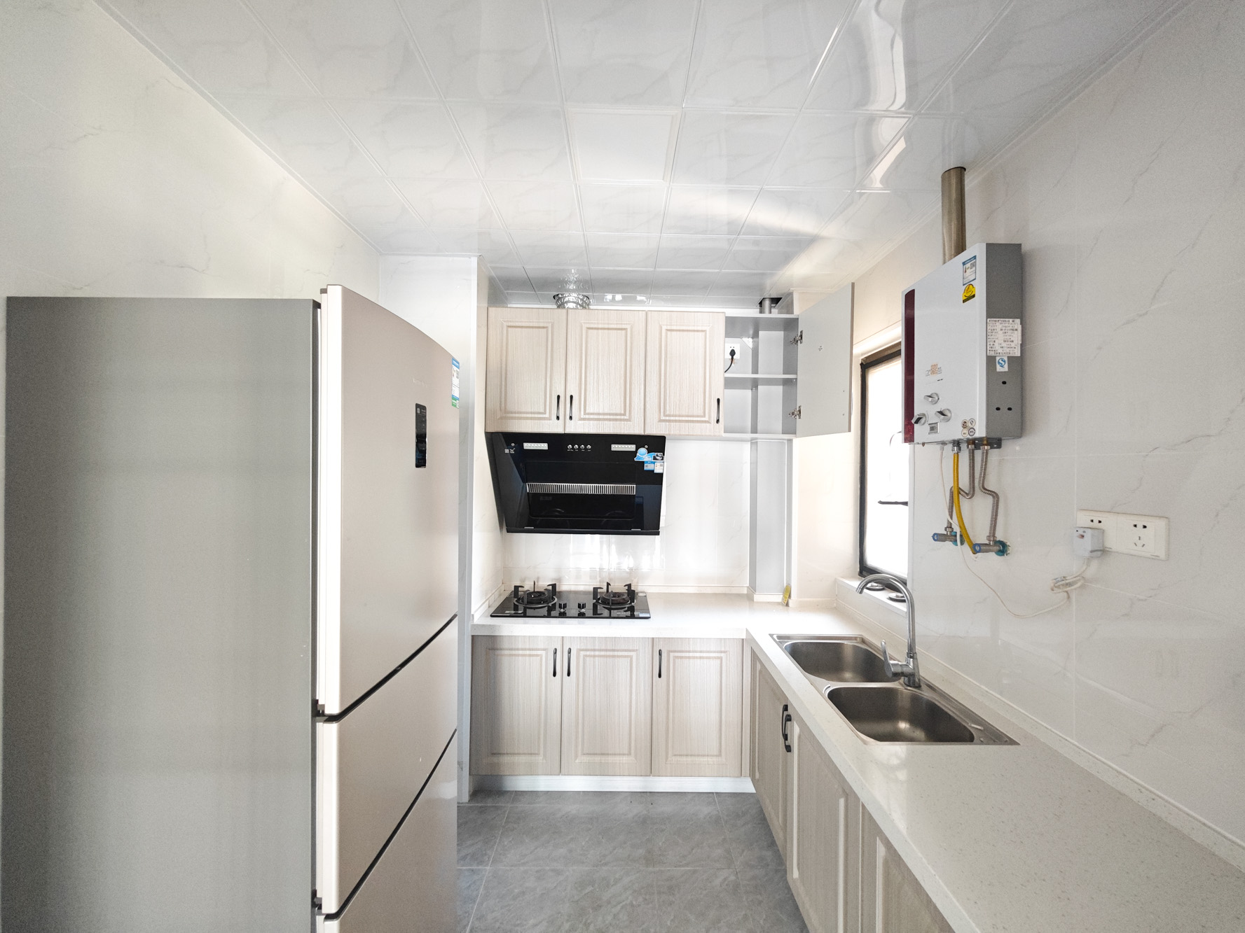 合能枫丹丽舍(柏悦名苑) 3室2厅1卫 110.0万 合能枫丹丽舍(柏悦名苑) 3室2厅1卫 110.0万厨房