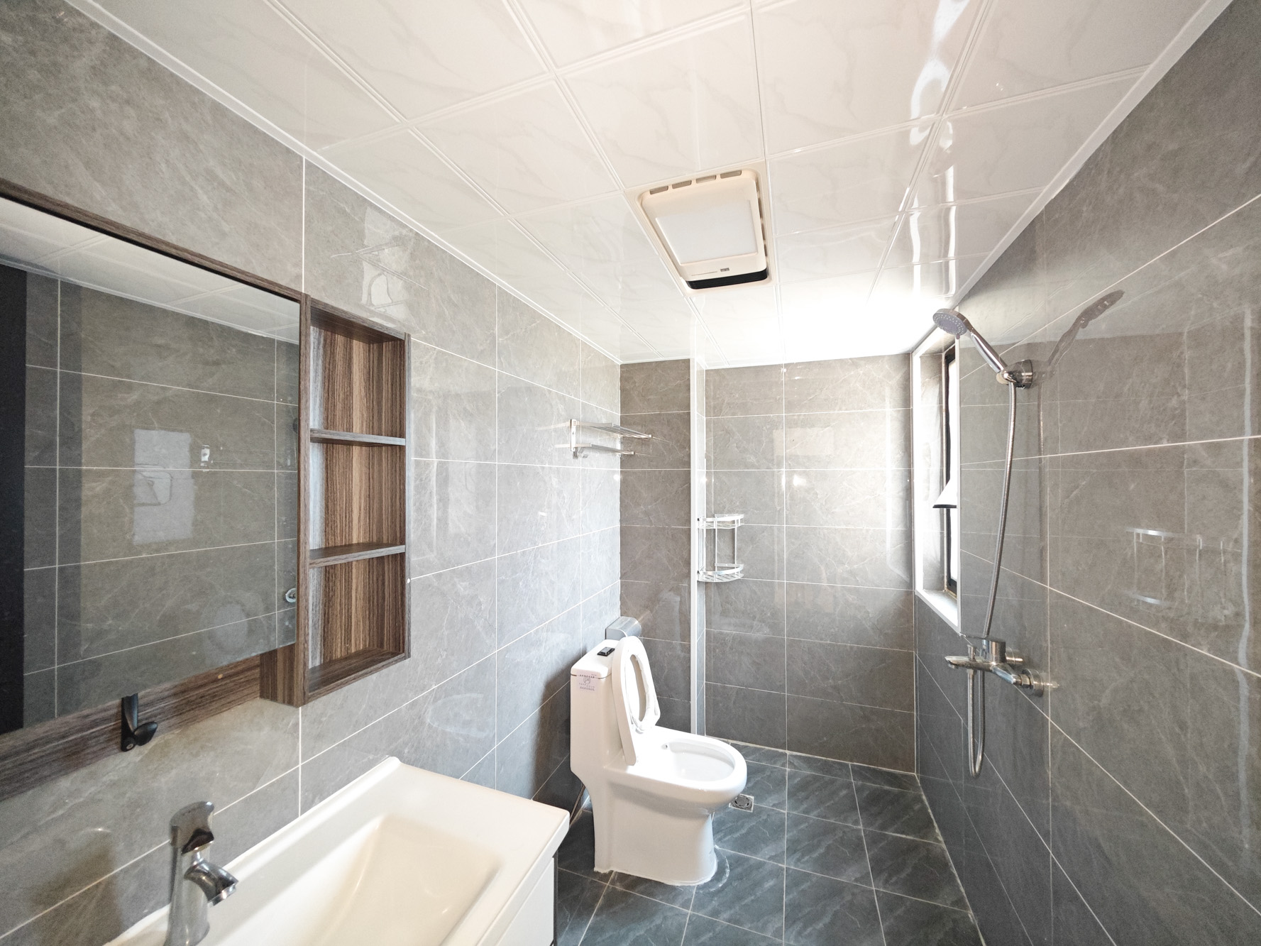 合能枫丹丽舍(柏悦名苑) 3室2厅1卫 110.0万 合能枫丹丽舍(柏悦名苑) 3室2厅1卫 110.0万卫生间