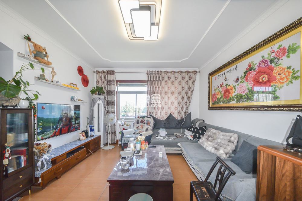 长重机械厂宿舍  3室2厅1卫    62.0万