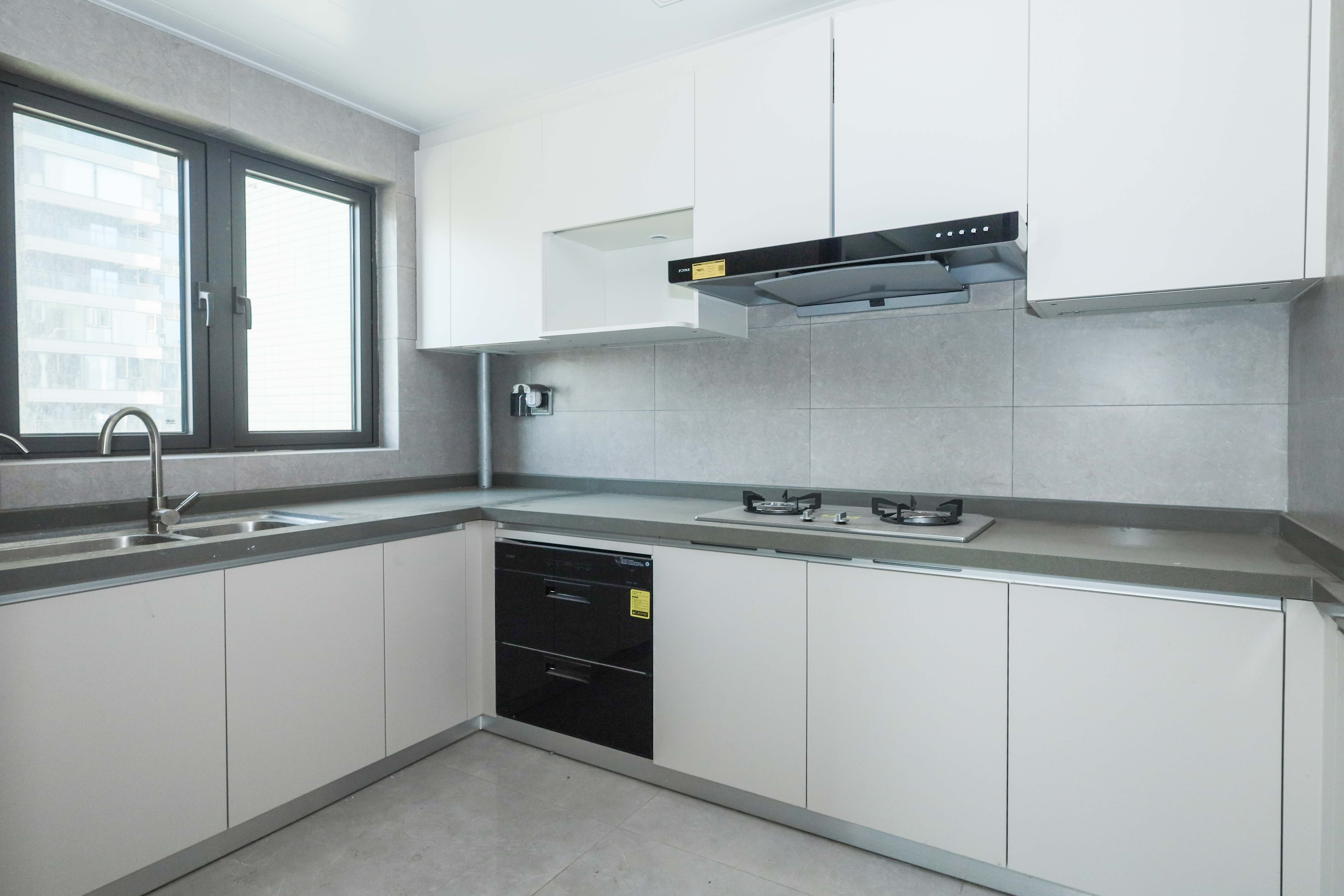 时代梅溪领峰  4室2厅2卫    169.0万 时代梅溪领峰  4室2厅2卫    169.0万厨房