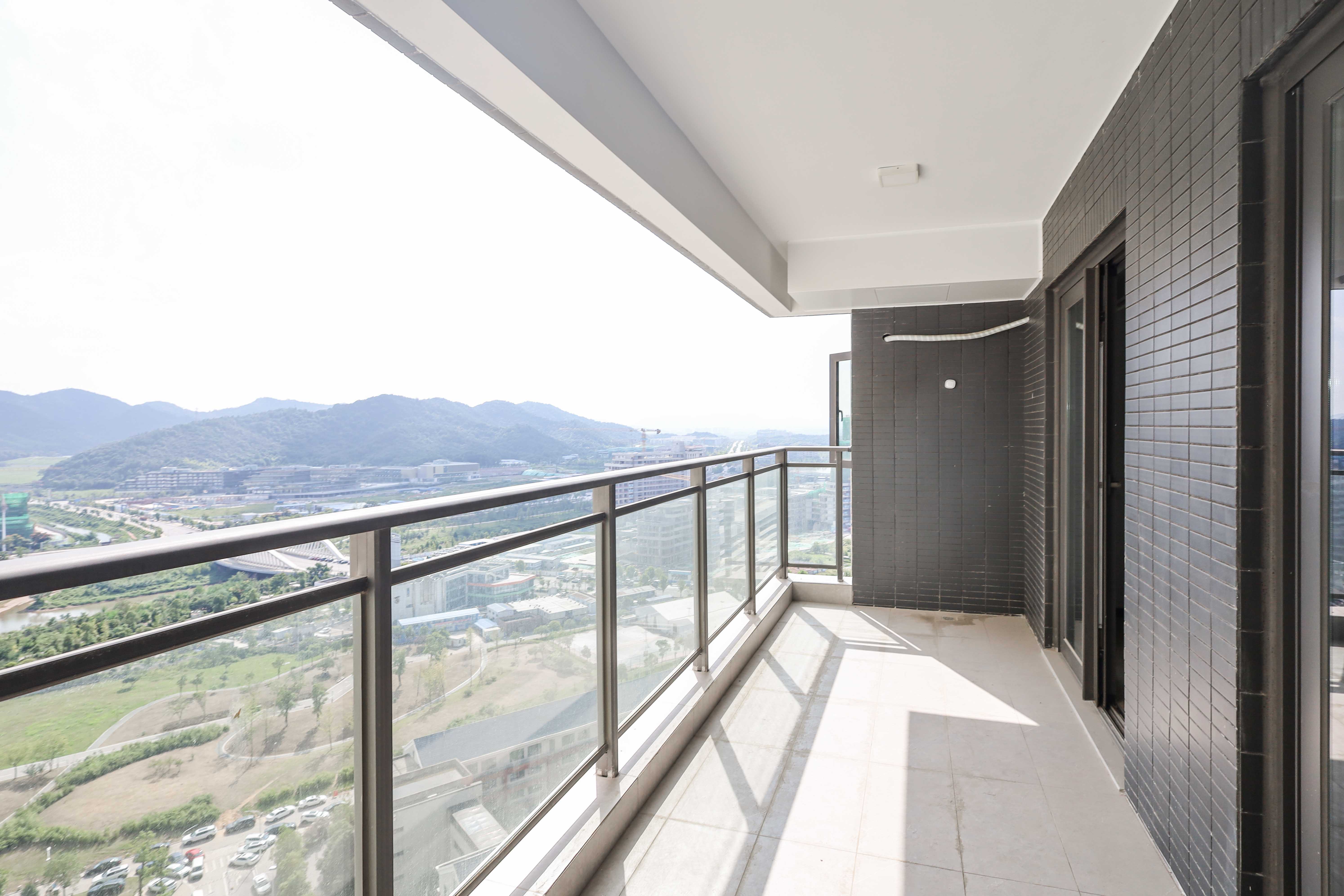 时代梅溪领峰  4室2厅2卫    169.0万 时代梅溪领峰  4室2厅2卫    169.0万阳台