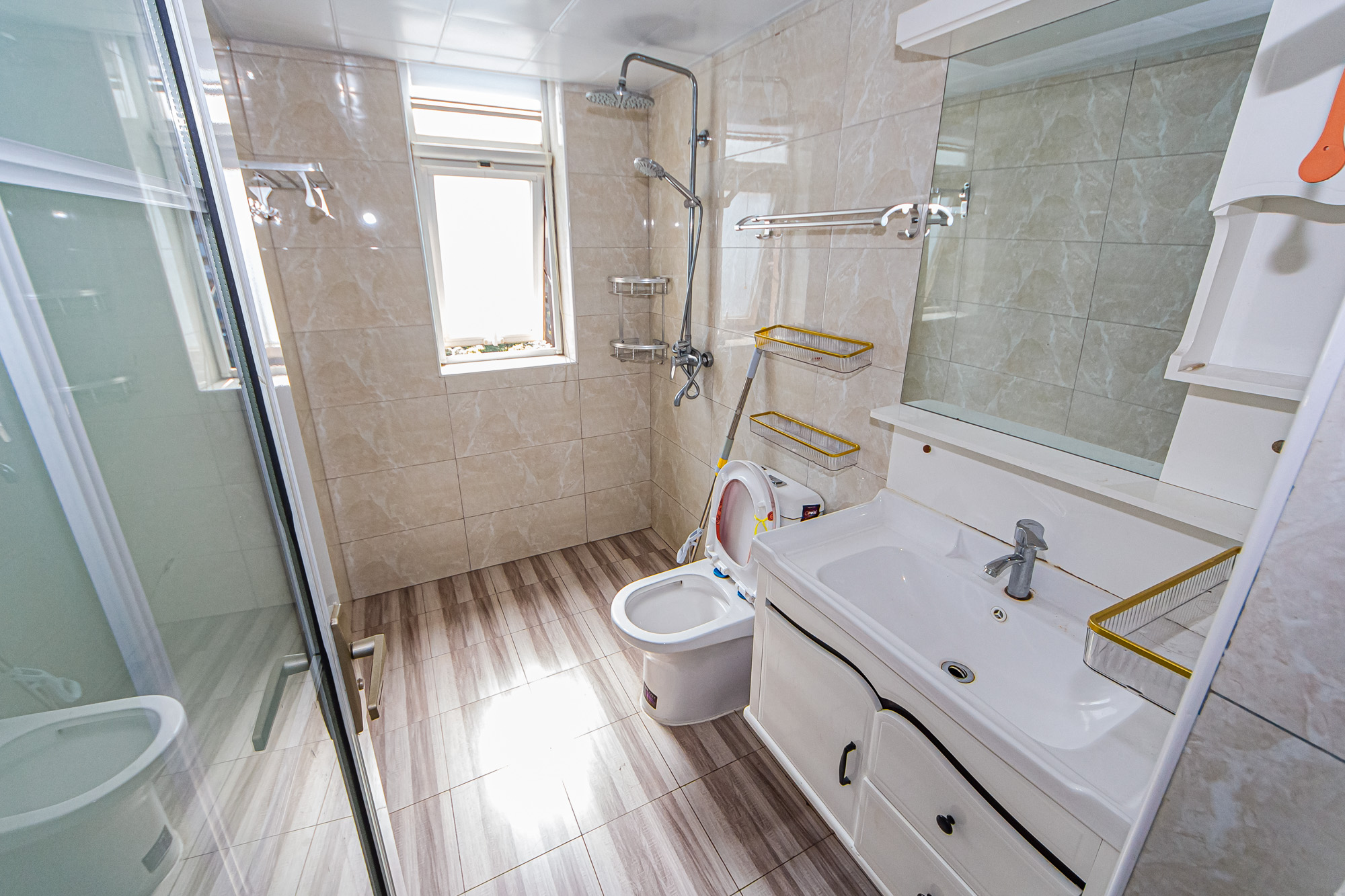 北辰三角洲C3区 3室2厅2卫 170.0万 北辰三角洲C3区 3室2厅2卫 170.0万卫生间