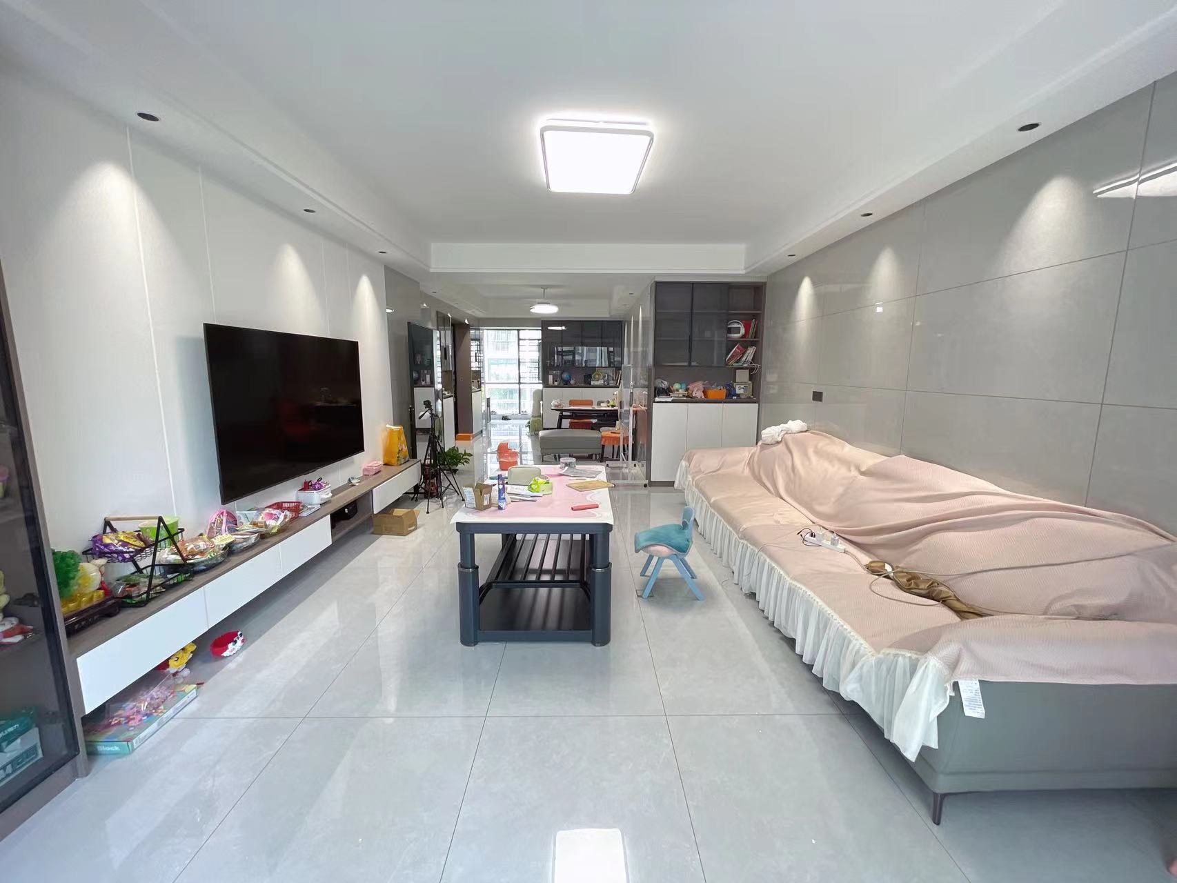 庐山春天二期曼城 3室2厅2卫 90.0万 庐山春天二期曼城 3室2厅2卫 90.0万室内图