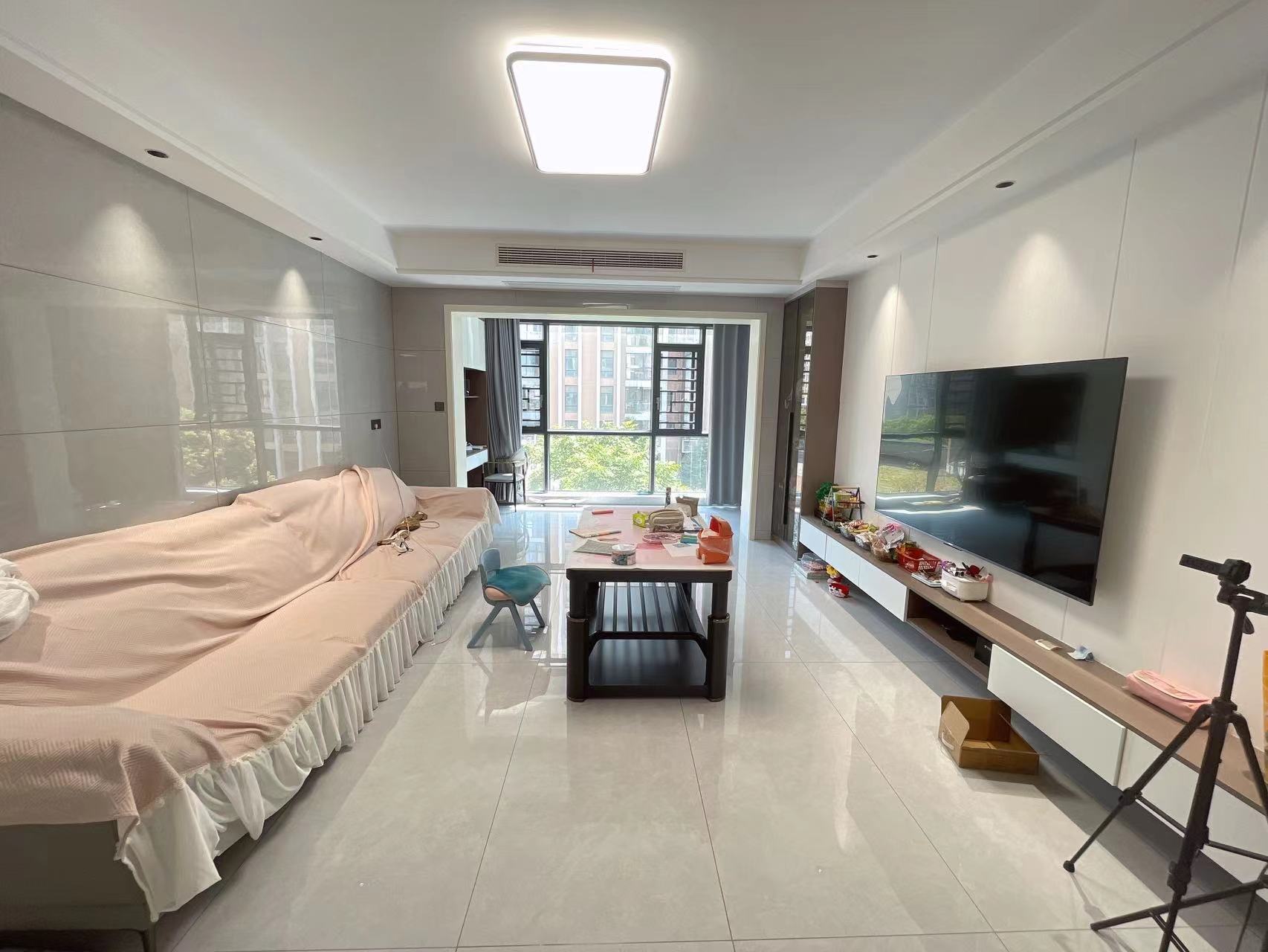 庐山春天二期曼城 3室2厅2卫 90.0万 庐山春天二期曼城 3室2厅2卫 90.0万室内图