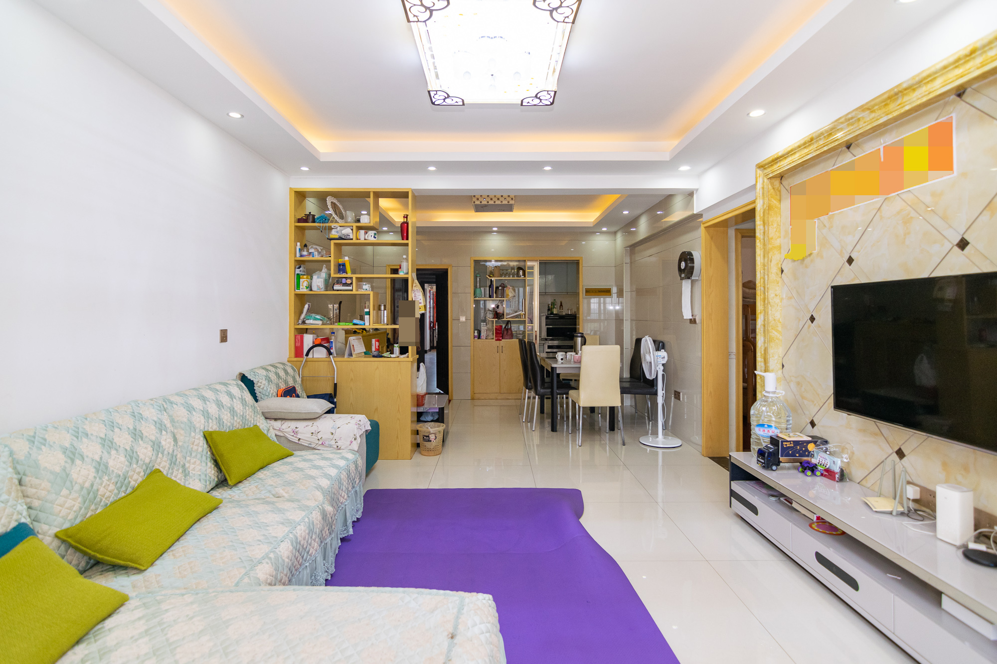 红建滨水铭城  2室2厅1卫    53.0万 红建滨水铭城  2室2厅1卫    53.0万客厅