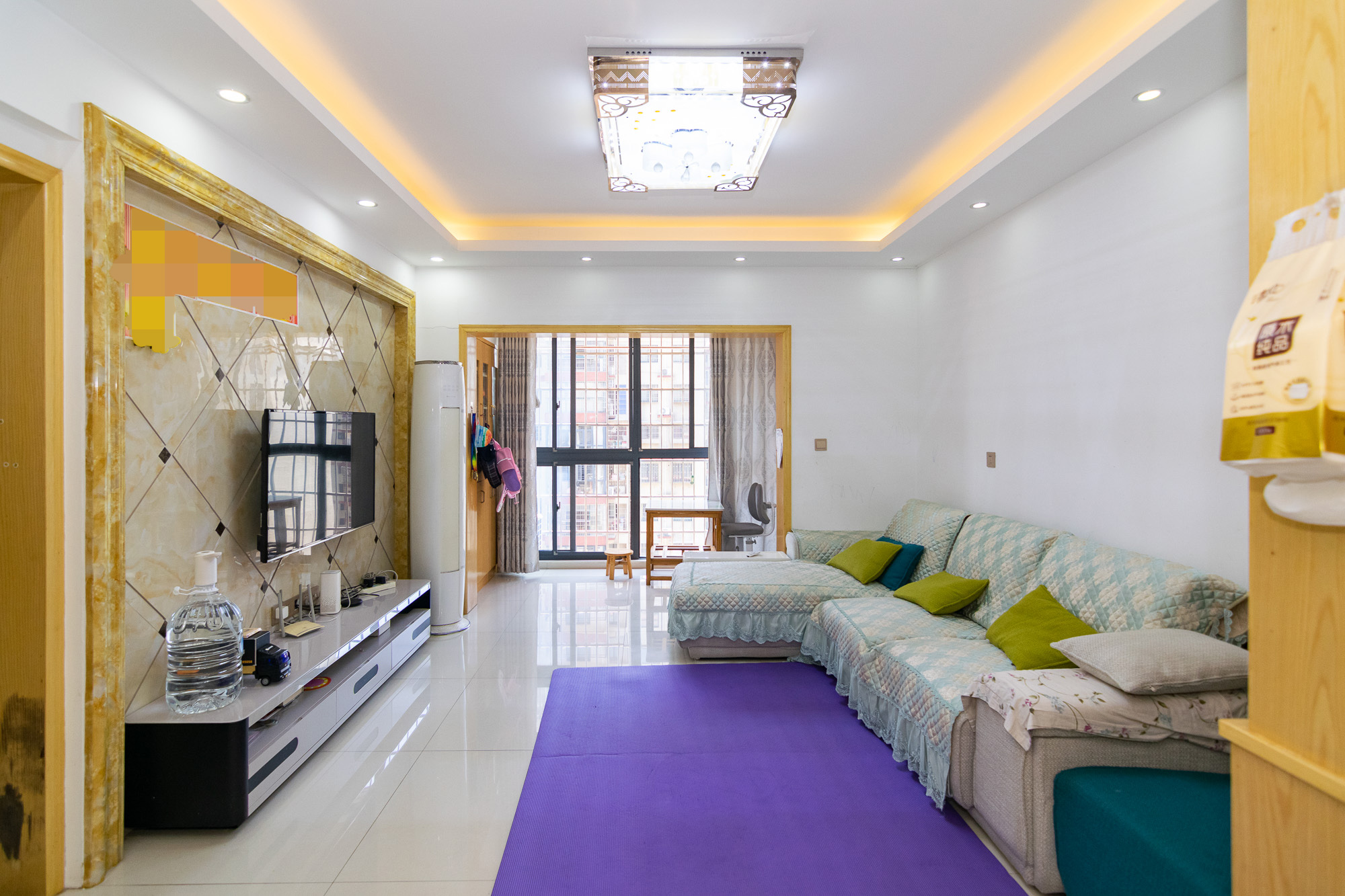 红建滨水铭城  2室2厅1卫    53.0万 红建滨水铭城  2室2厅1卫    53.0万客厅