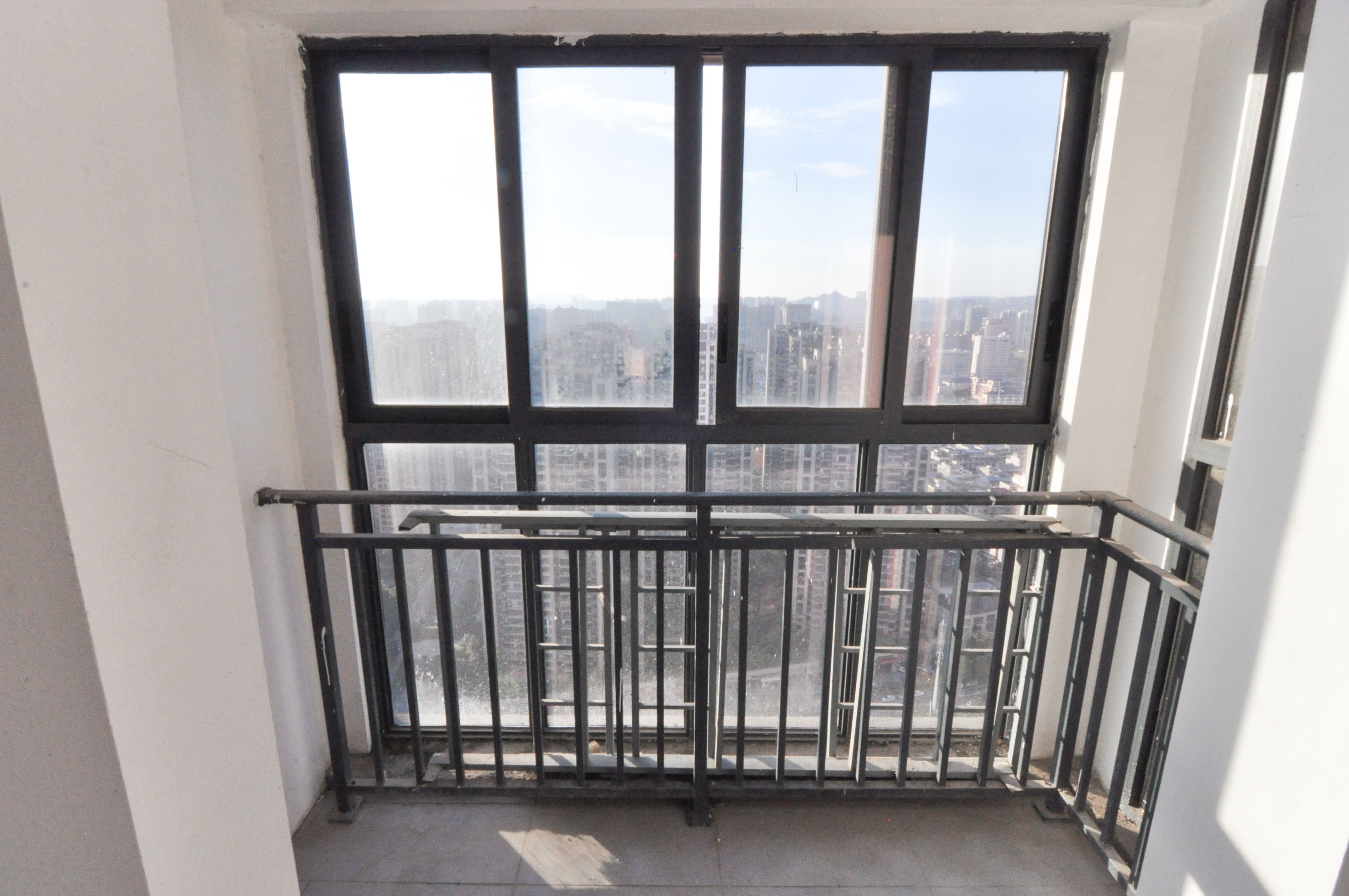 中建梅溪湖中心  4室2厅2卫   225.00万其他