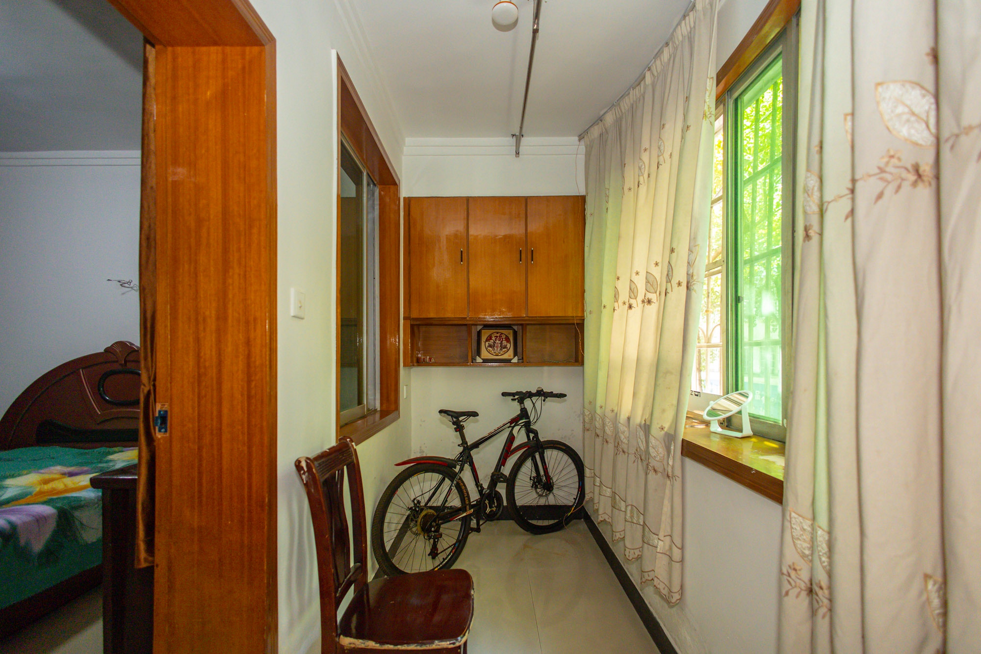 中南汽车世界  2室2厅1卫    38.8万 中南汽车世界  2室2厅1卫    38.8万阳台