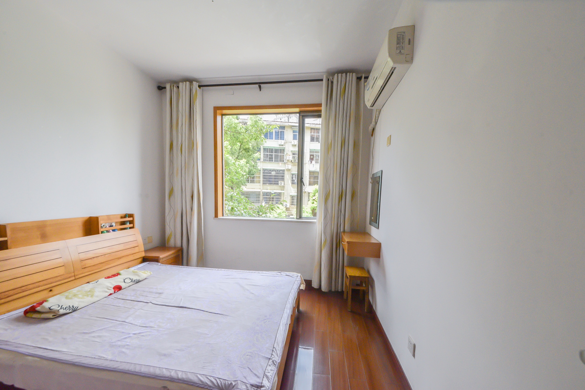 山水花都 2室1厅1卫 56.0万 山水花都 2室1厅1卫 56.0万卧室