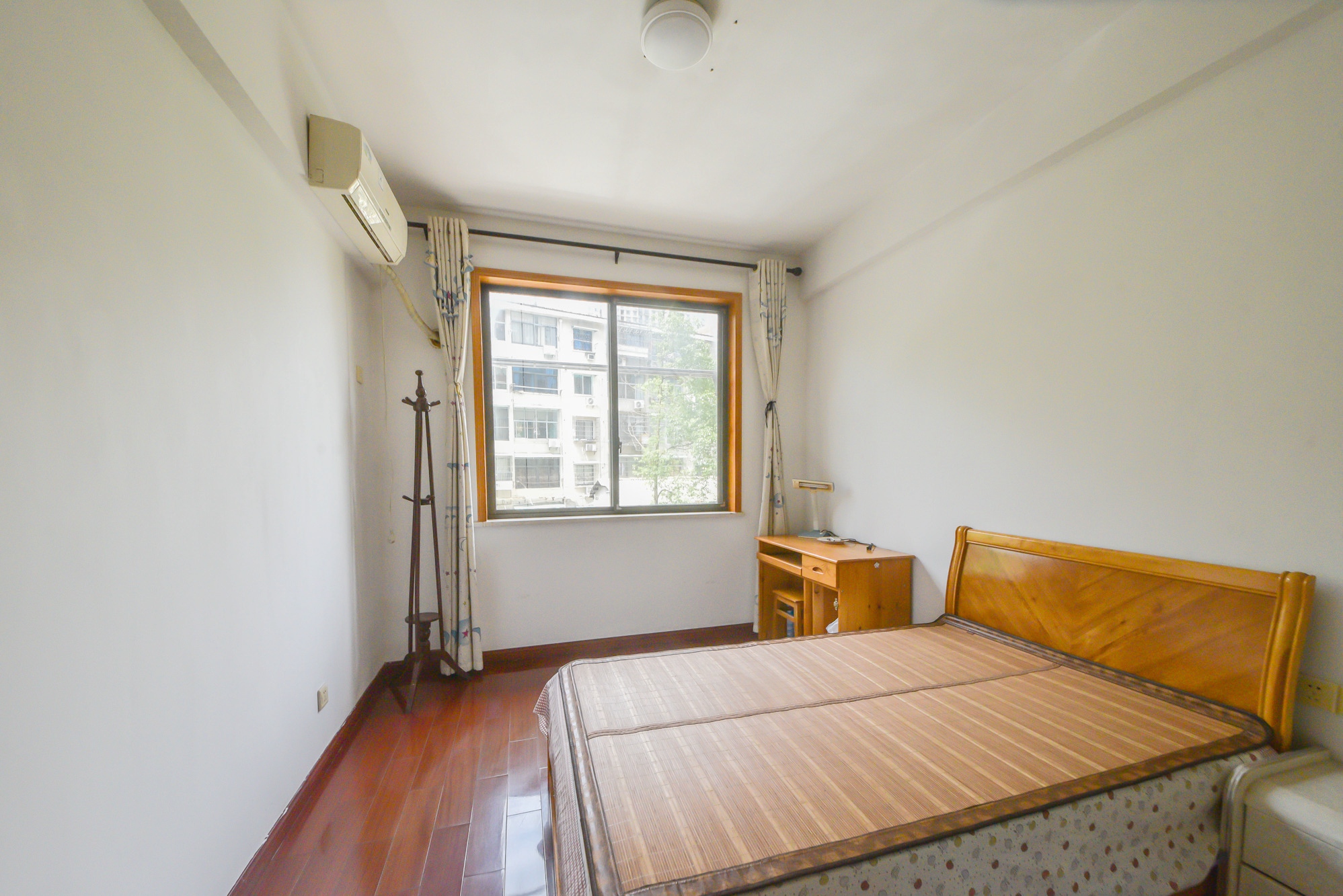 山水花都 2室1厅1卫 56.0万 山水花都 2室1厅1卫 56.0万卧室