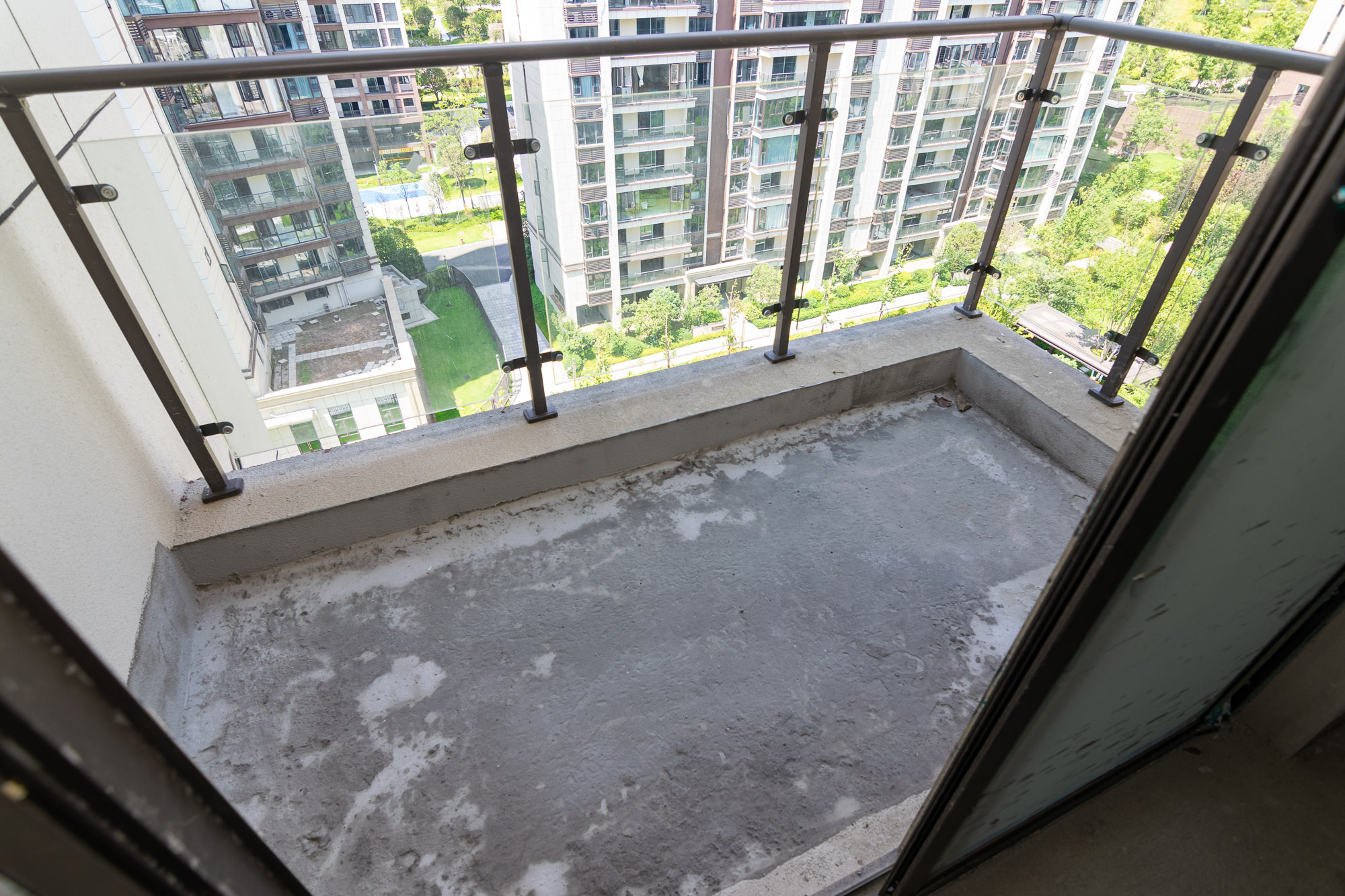 润和雅郡(润和紫郡六期) 4室2厅3卫 92.0万 润和雅郡(润和紫郡六期) 4室2厅3卫 92.0万阳台