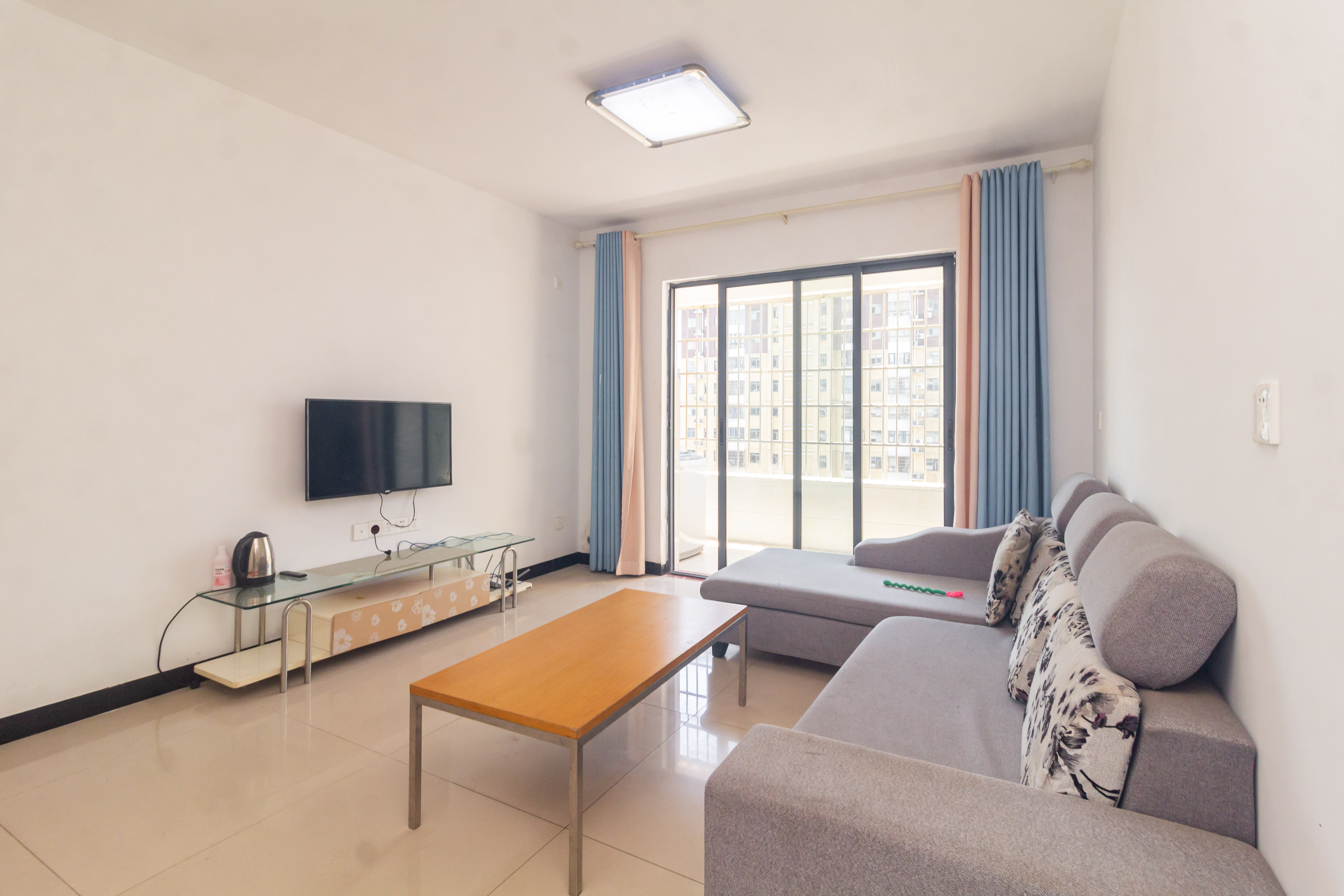 中国铁建国际城二期  3室2厅1卫    60.0万 中国铁建国际城二期  3室2厅1卫    60.0万客厅