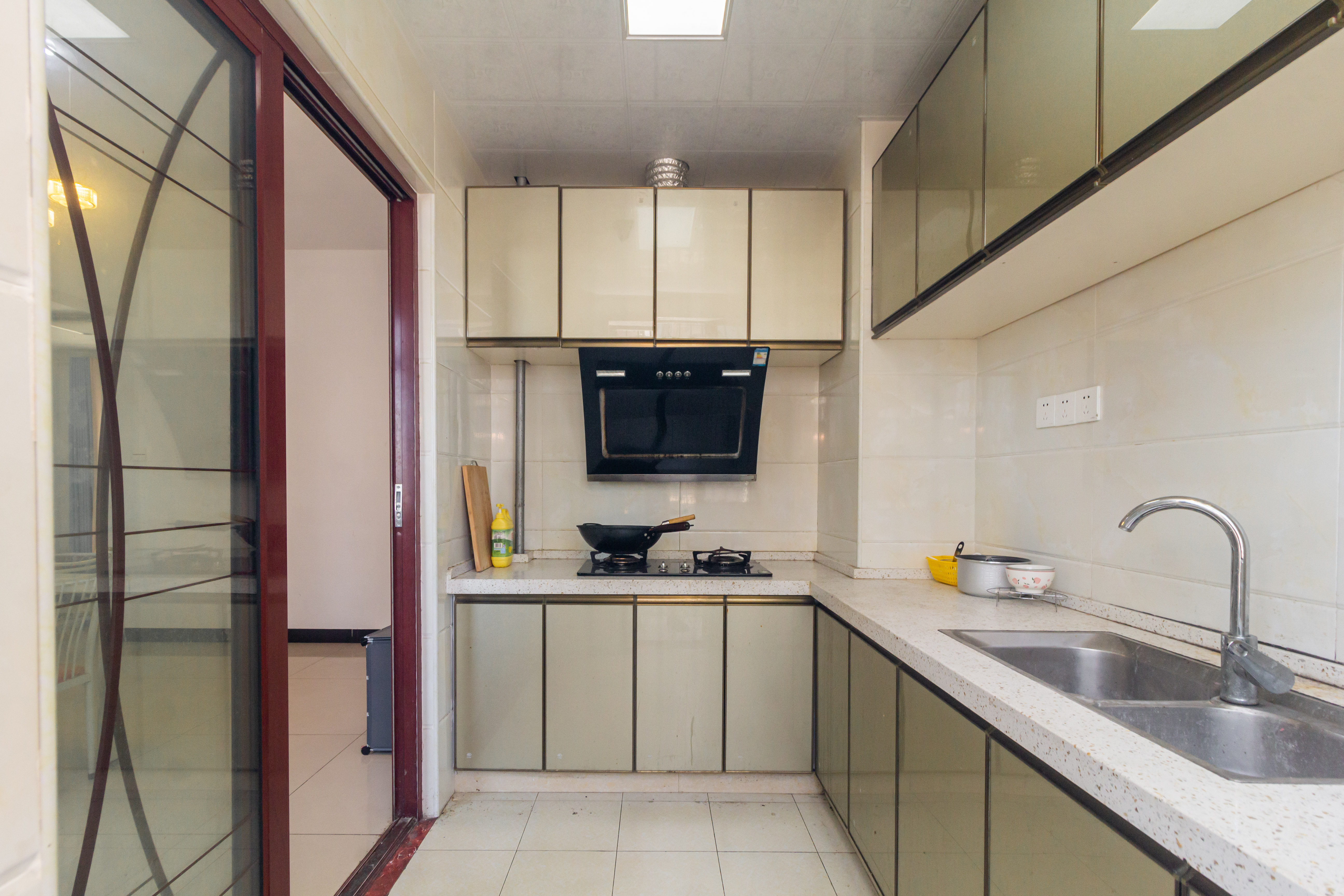 中国铁建国际城二期  3室2厅1卫    60.0万 中国铁建国际城二期  3室2厅1卫    60.0万厨房